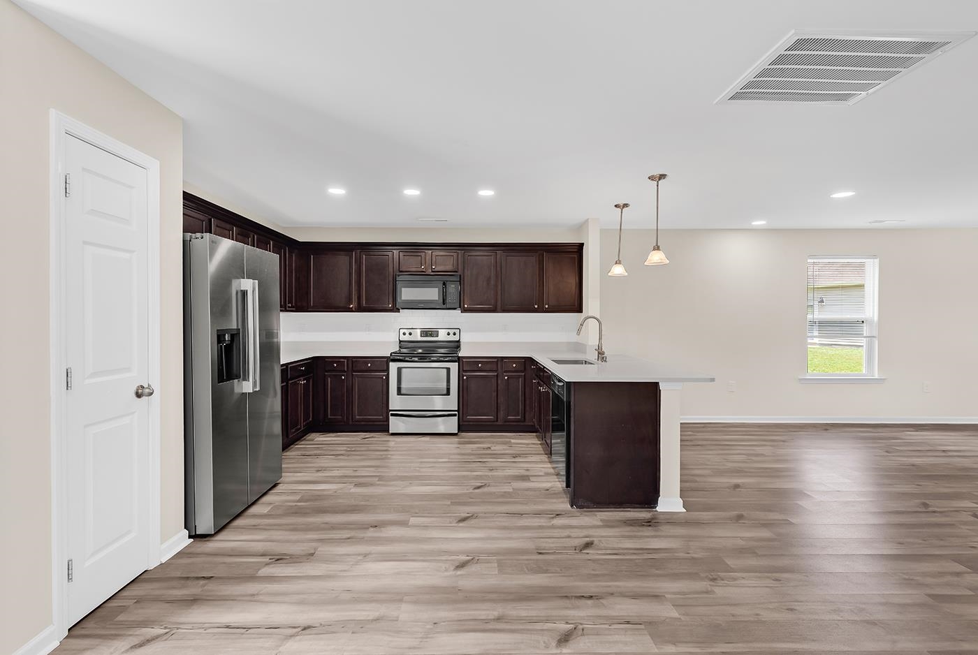 2241 Deerfield Ave. Property Photo 17