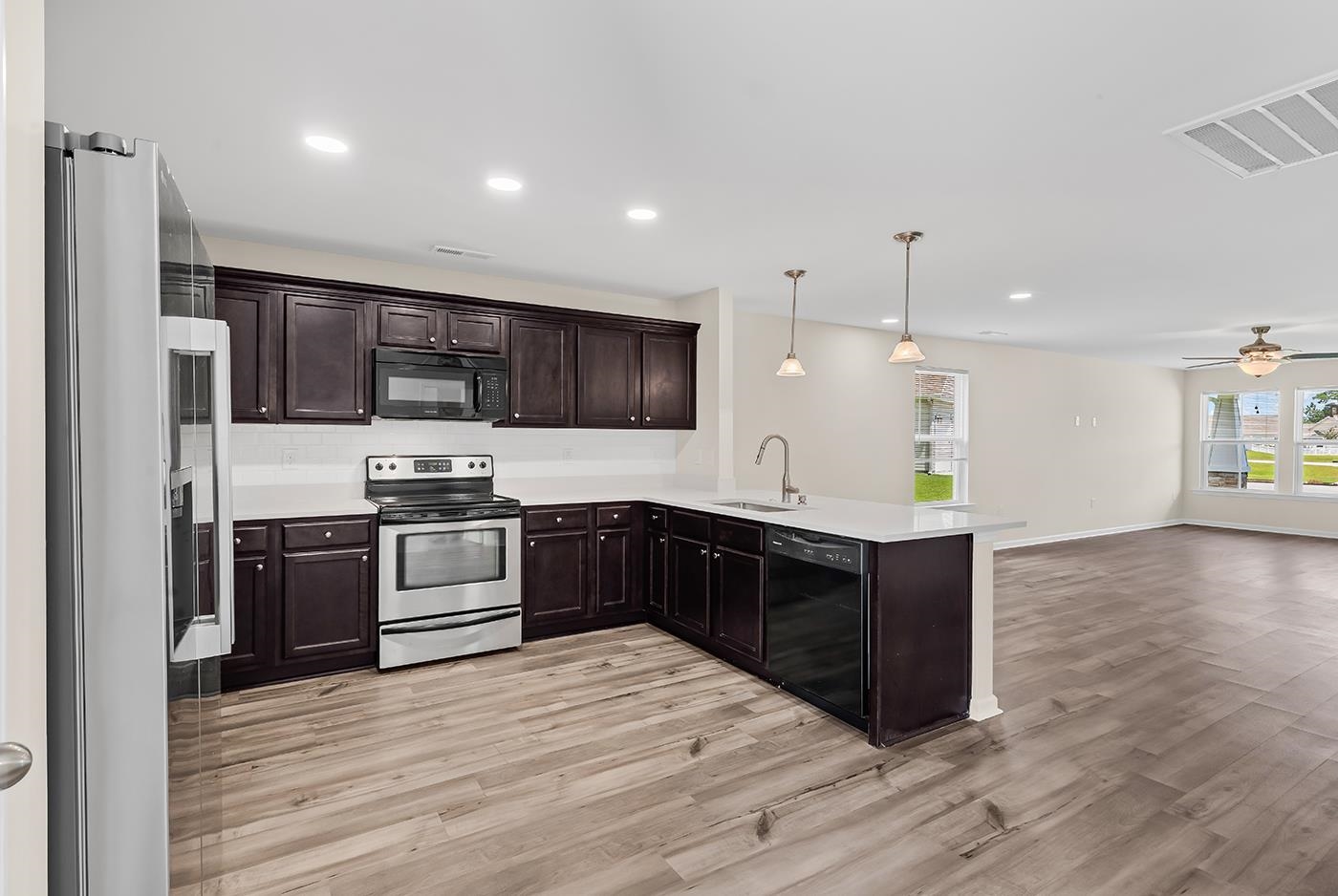 2241 Deerfield Ave. Property Photo 19