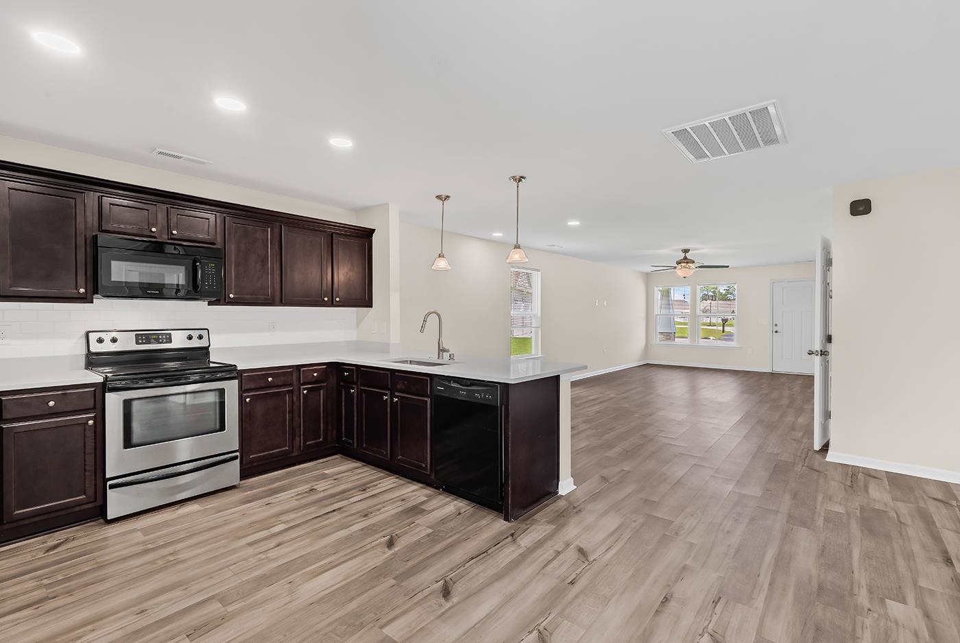 2241 Deerfield Ave. Property Photo 20