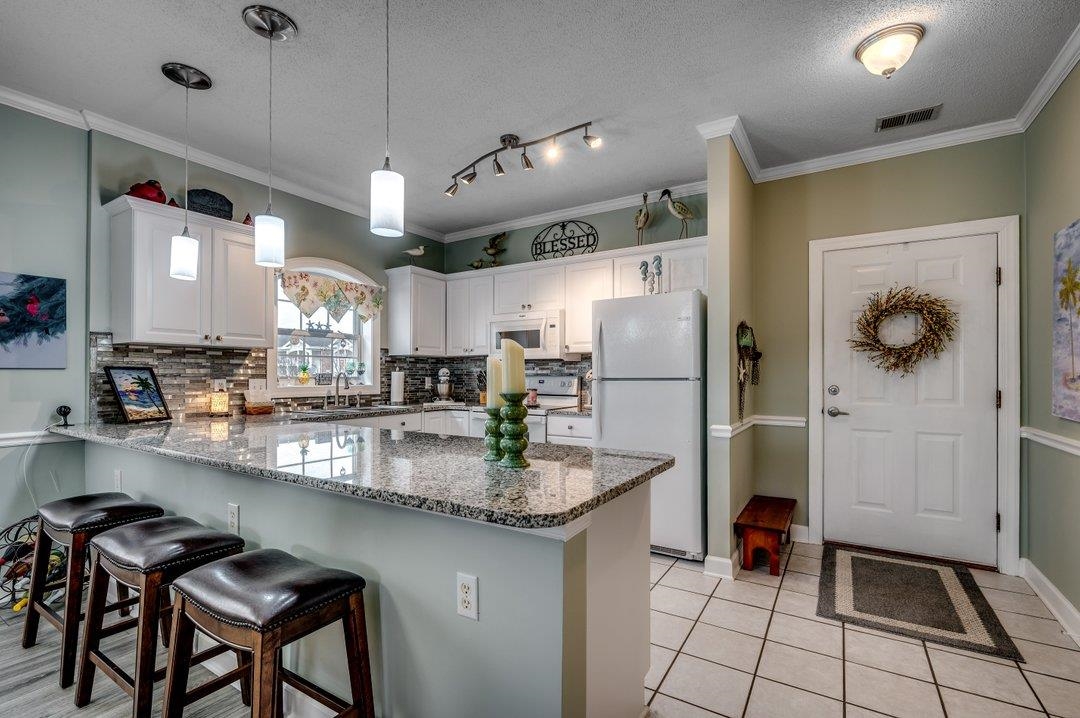 3965 Forsythia Ct. Property Photo 2