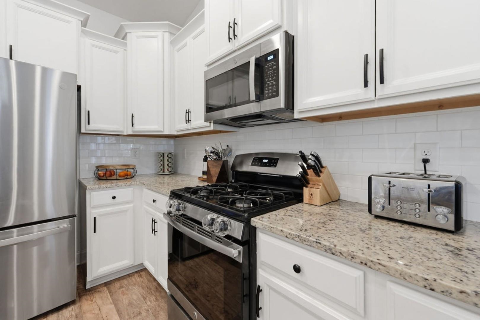 350 Babylon Pine Dr. Property Photo 12