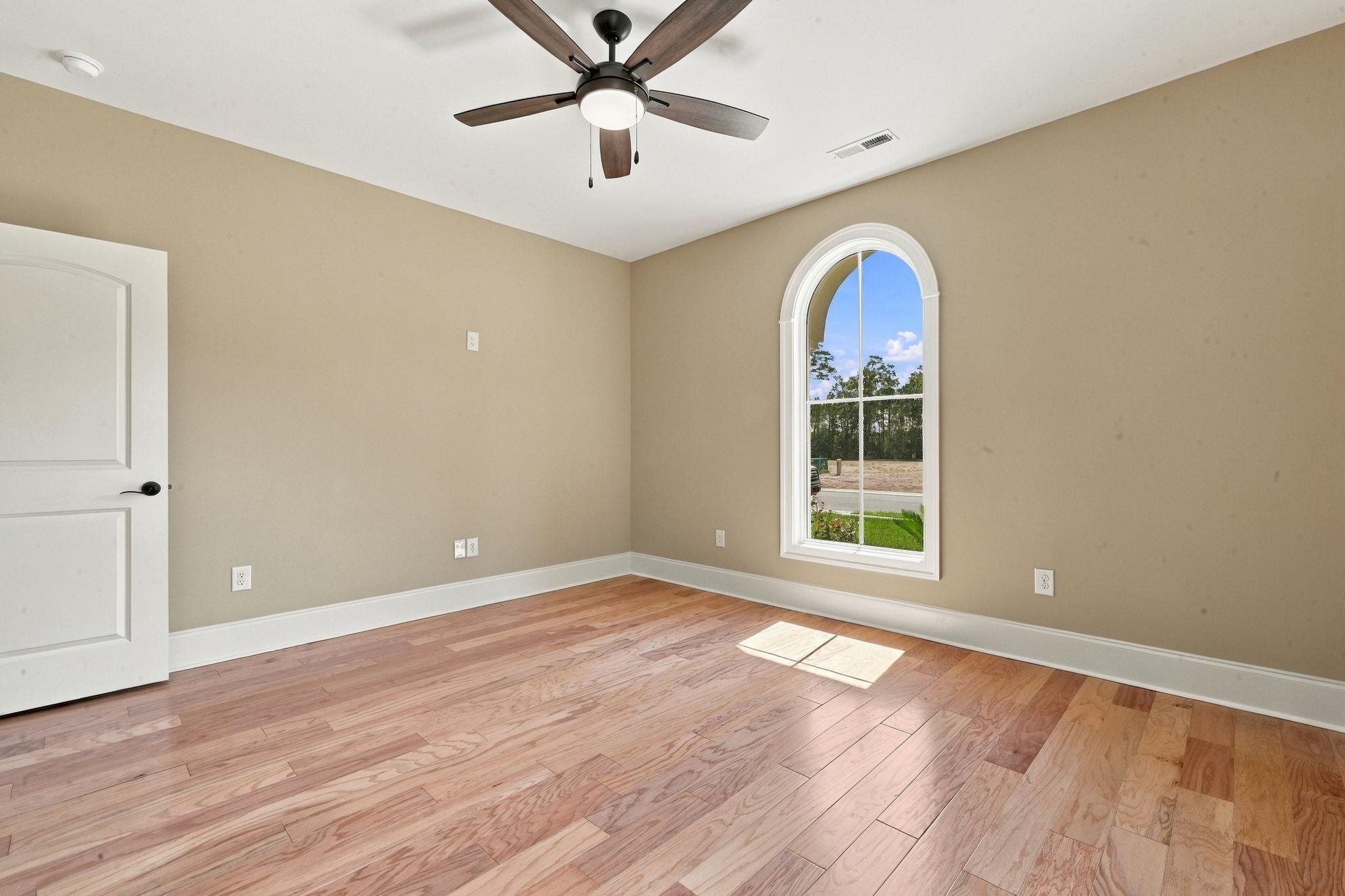 454 Pompano Court Property Photo 4