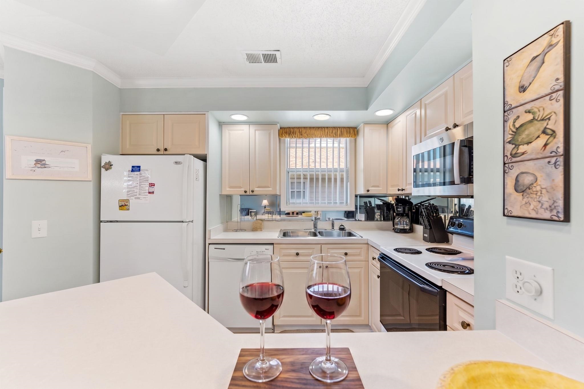 300 Shorehaven Dr. Property Photo 11