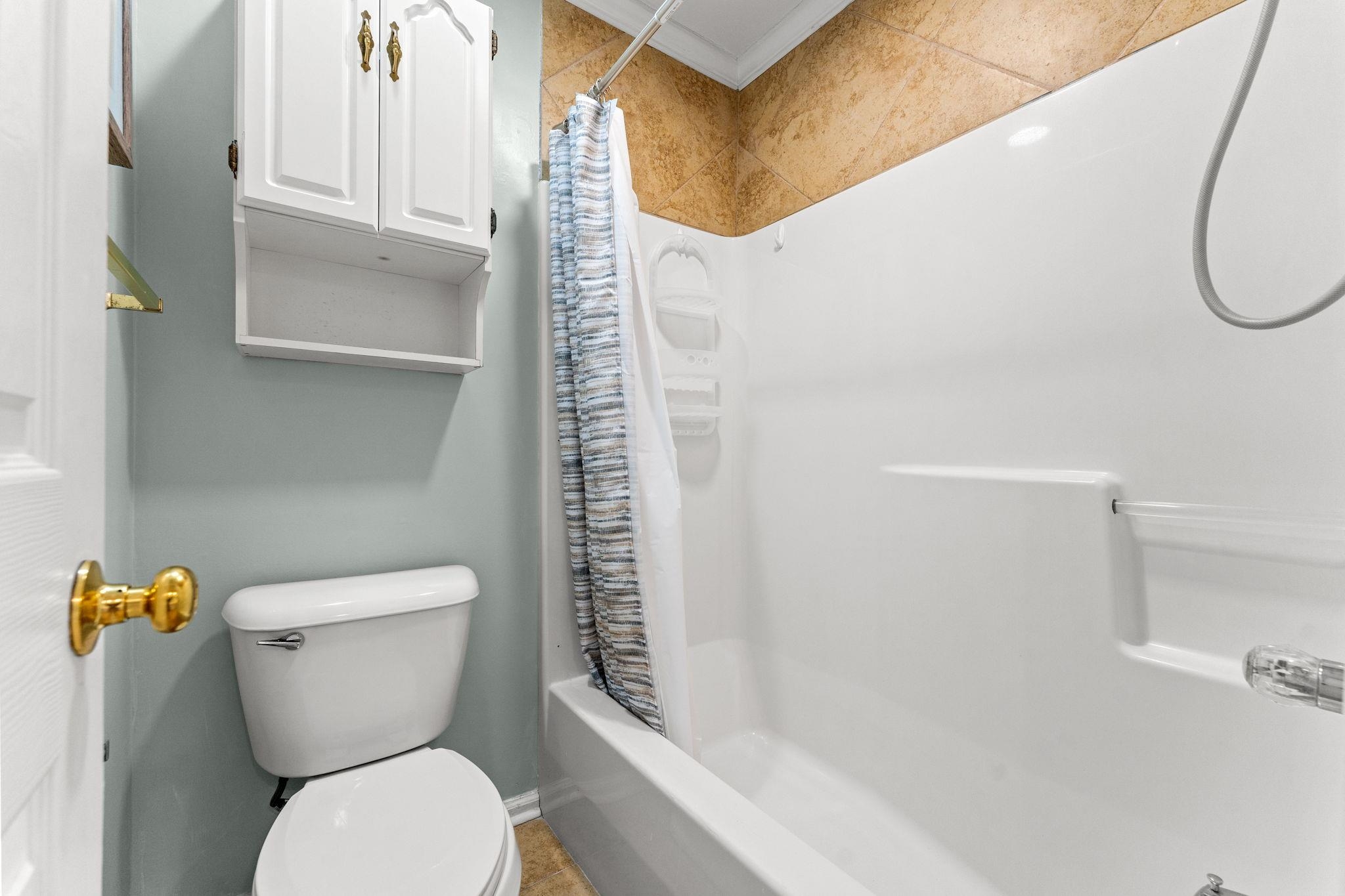 300 Shorehaven Dr. Property Photo 15