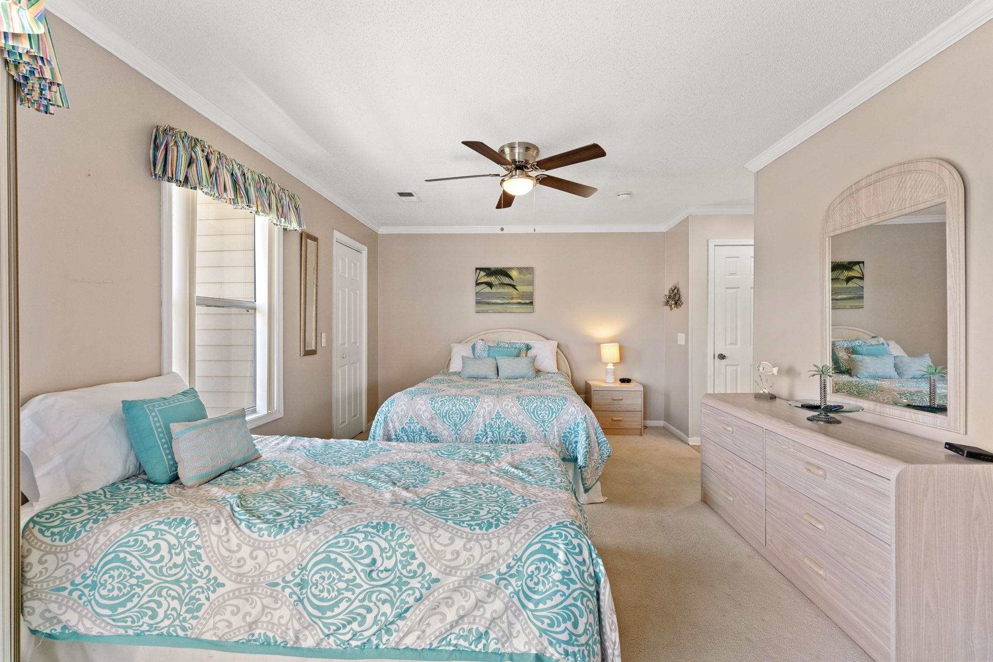 300 Shorehaven Dr. Property Photo 17