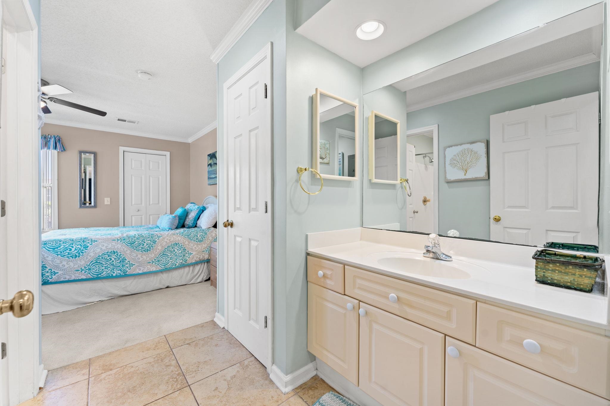 300 Shorehaven Dr. Property Photo 18
