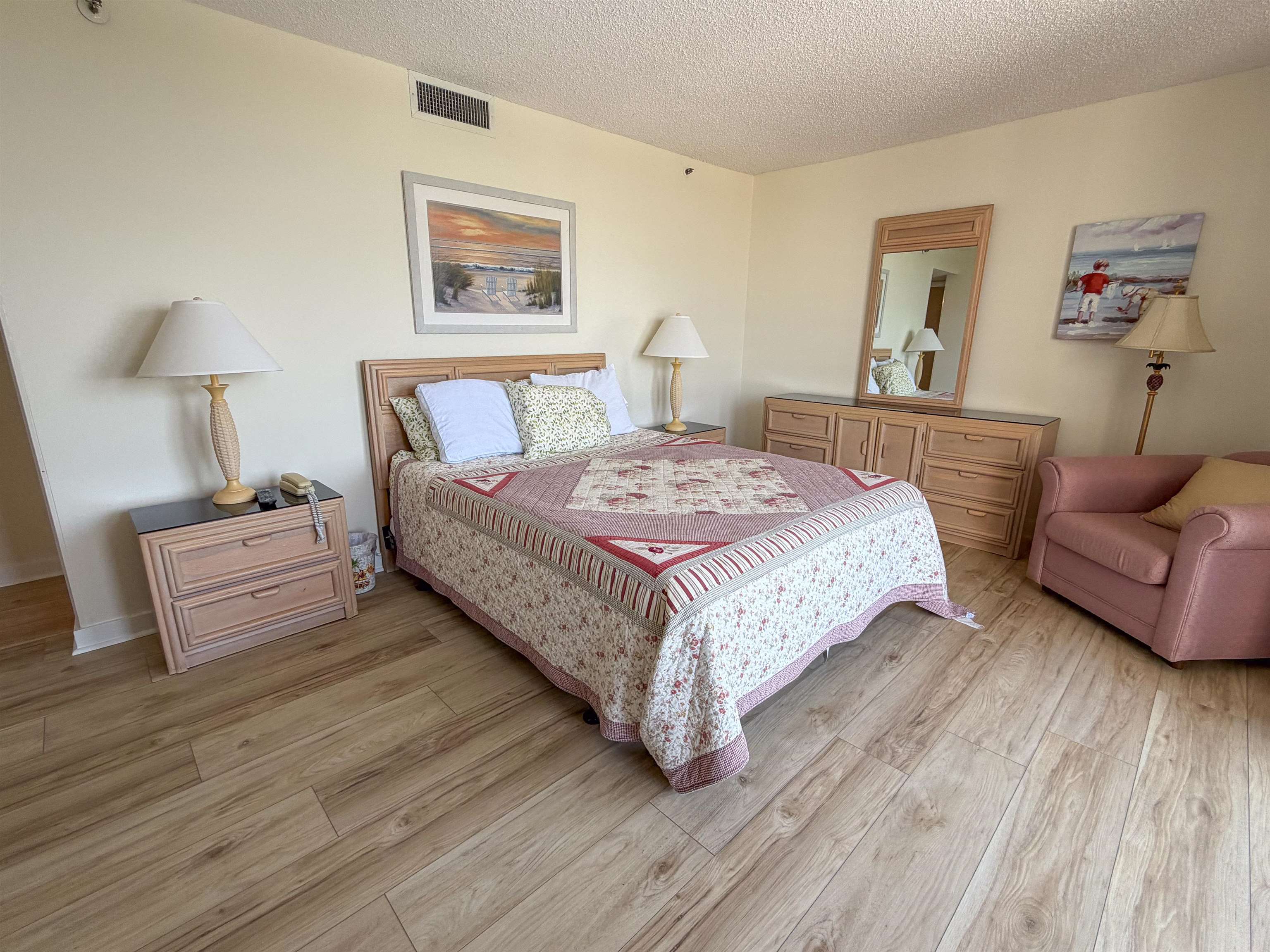9840 Queensway Blvd. Property Photo 17