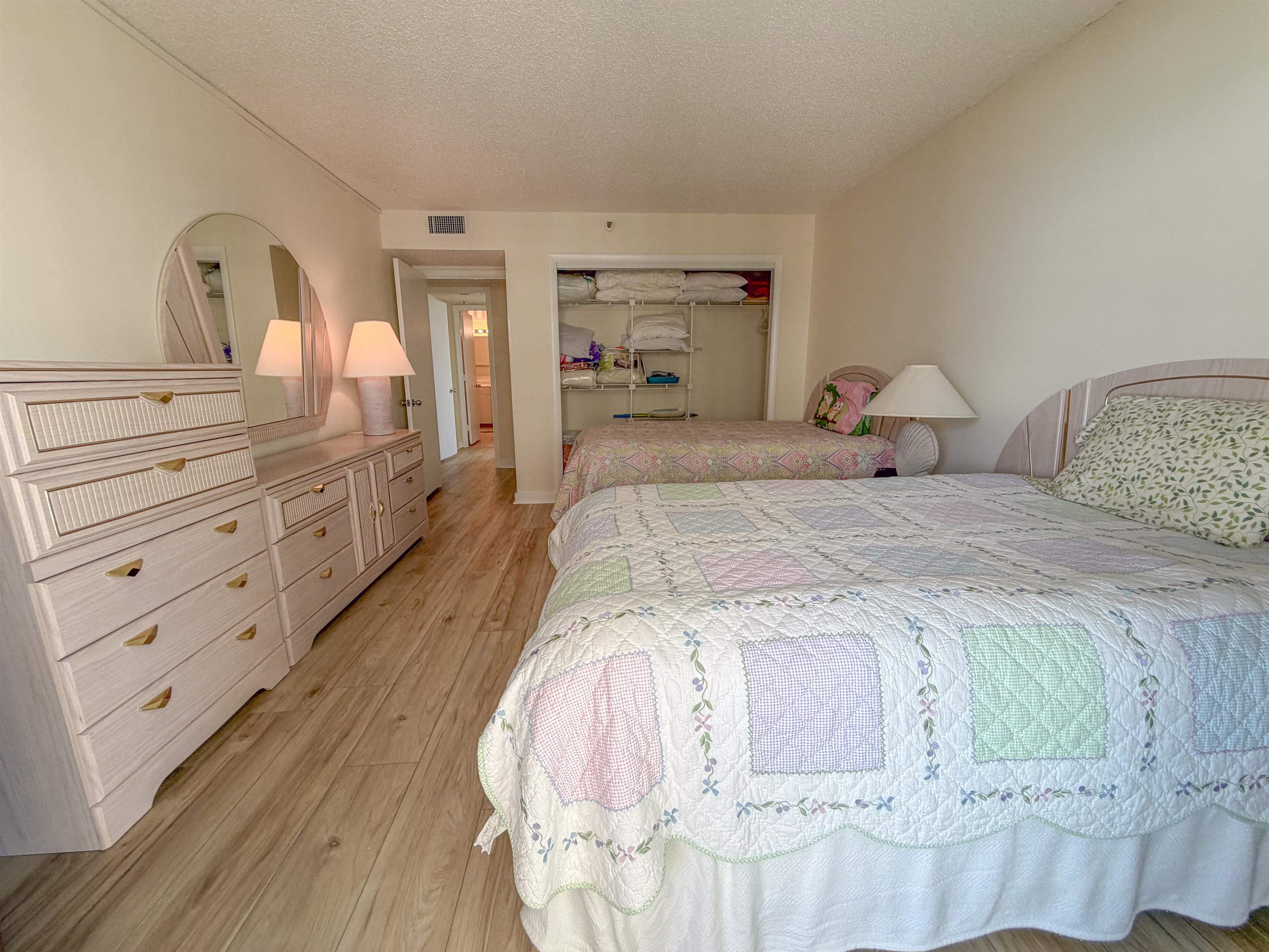 9840 Queensway Blvd. Property Photo 27