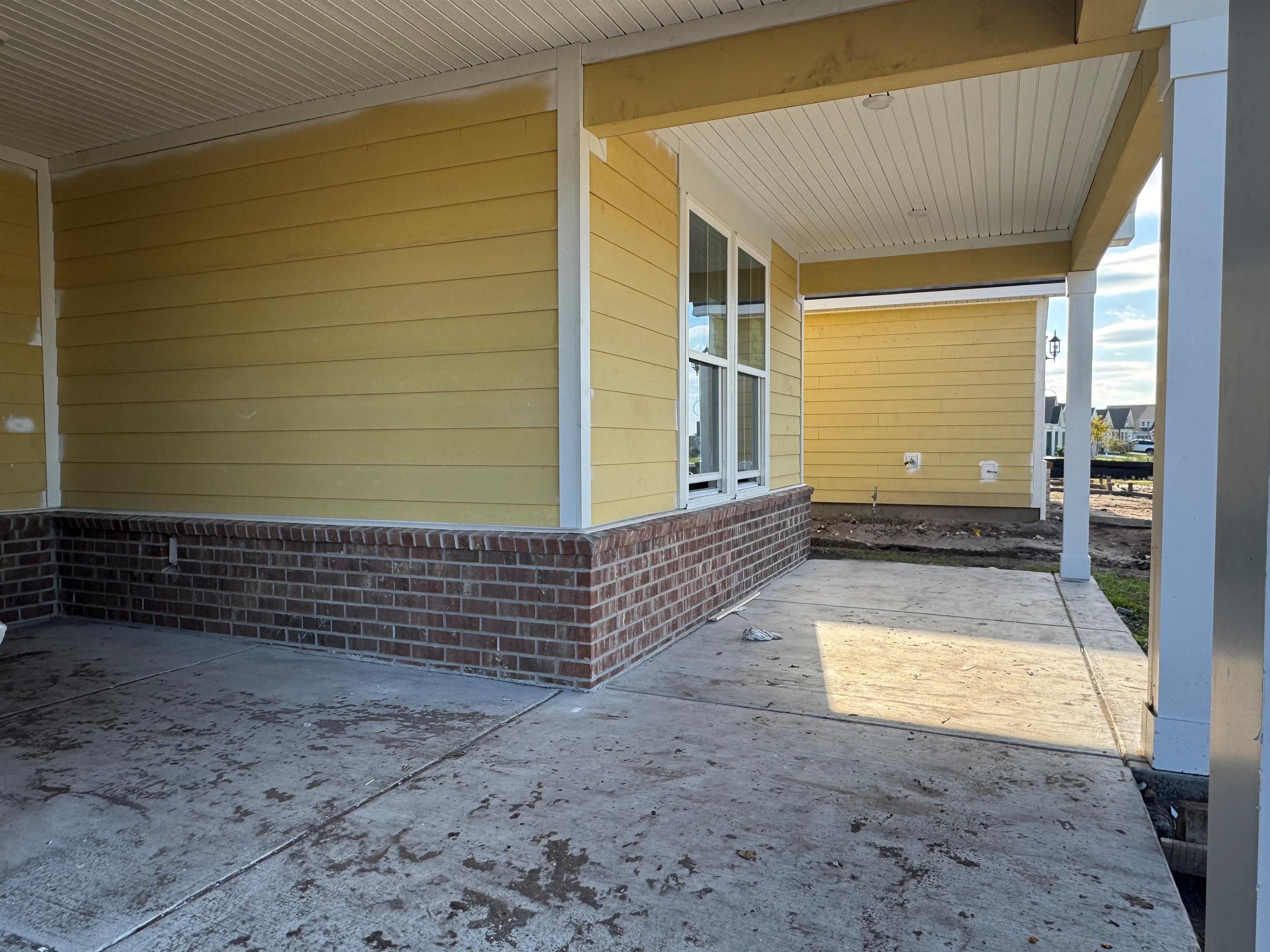 1589 Crested Iris Way Property Photo 3