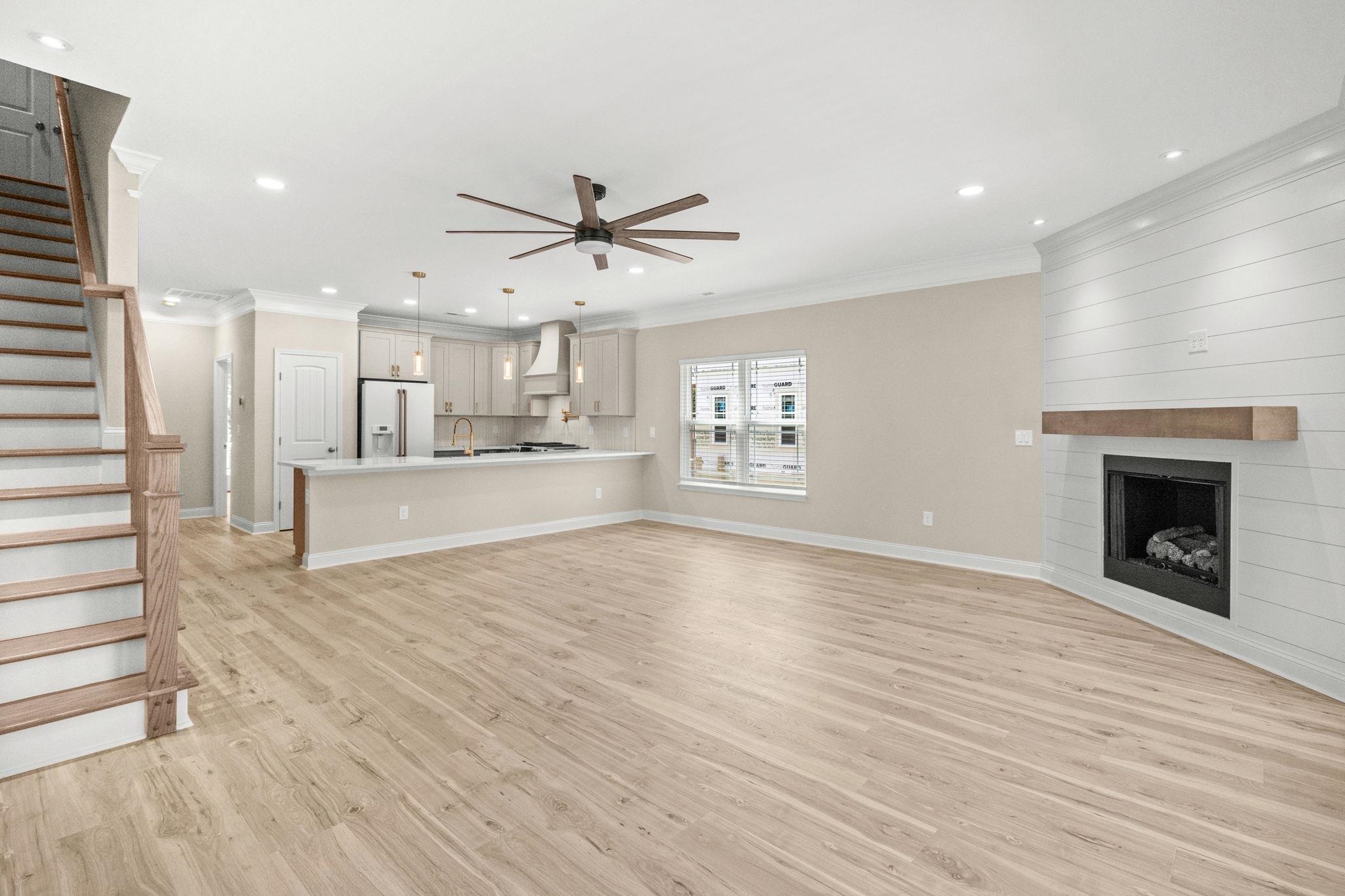 1027 Hickory Dr. Property Photo 14