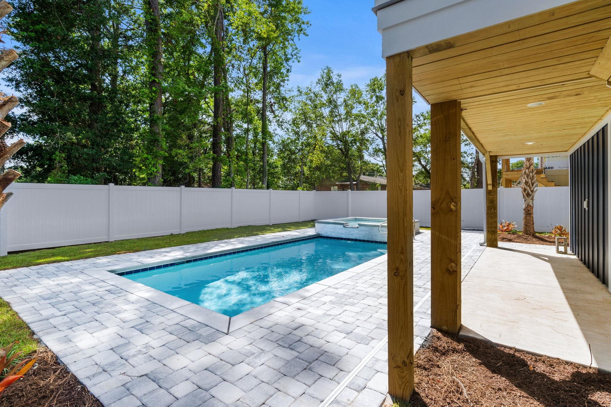 1027 Hickory Dr. Property Photo 29