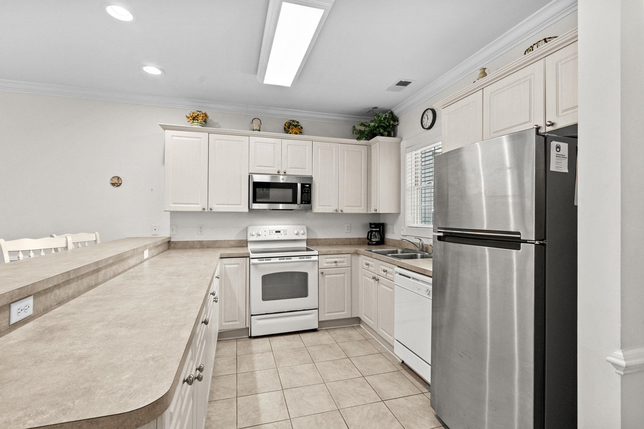 4878 Luster Leaf Circle Property Photo 5