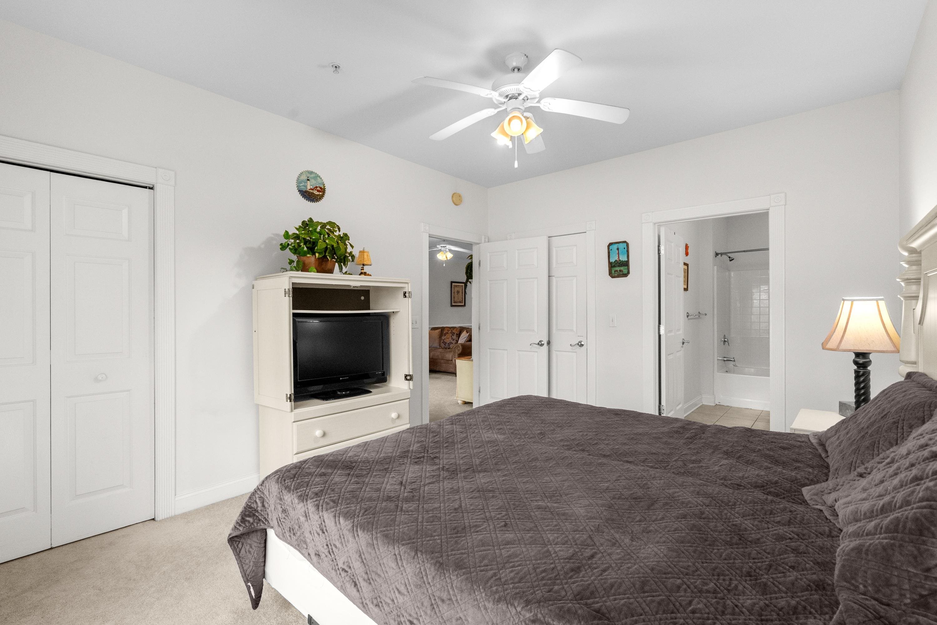 4878 Luster Leaf Circle Property Photo 22