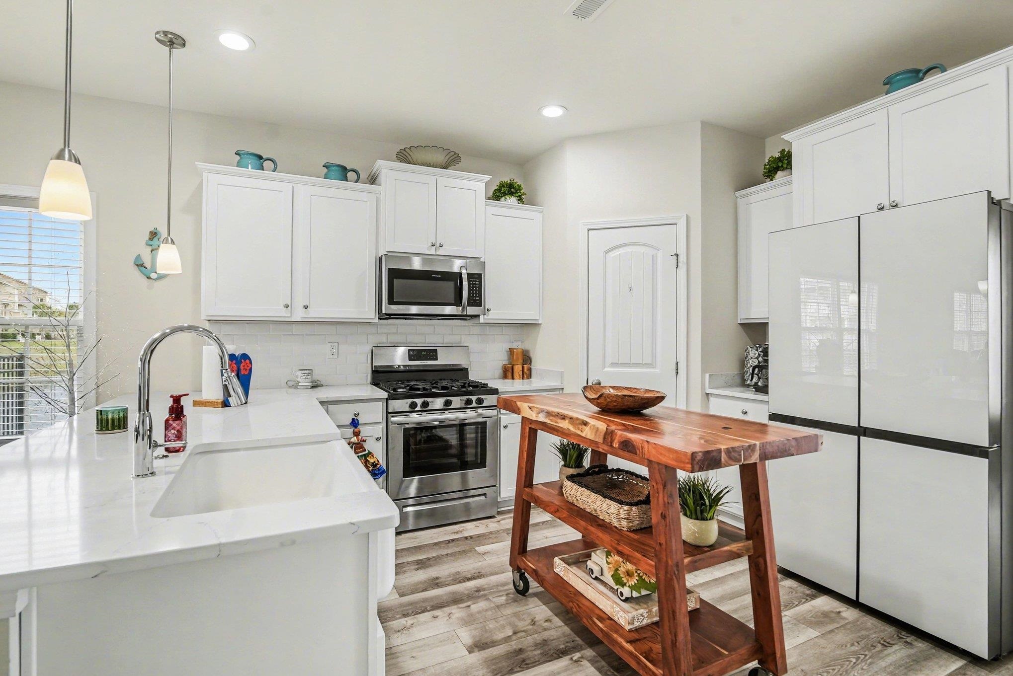 246 Lifestyle Court Property Photo 6