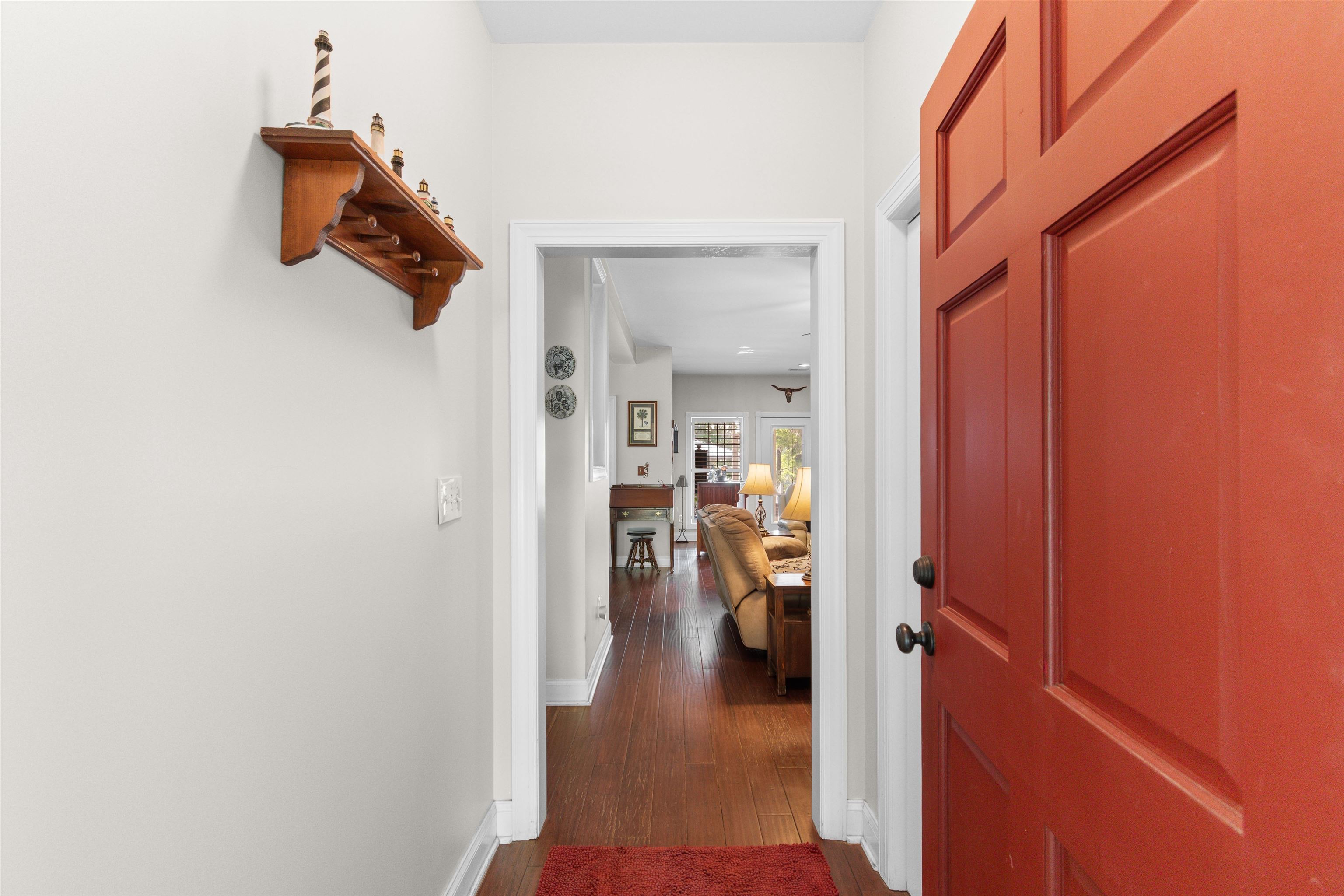 1884 Clarence Dr. Property Photo 3