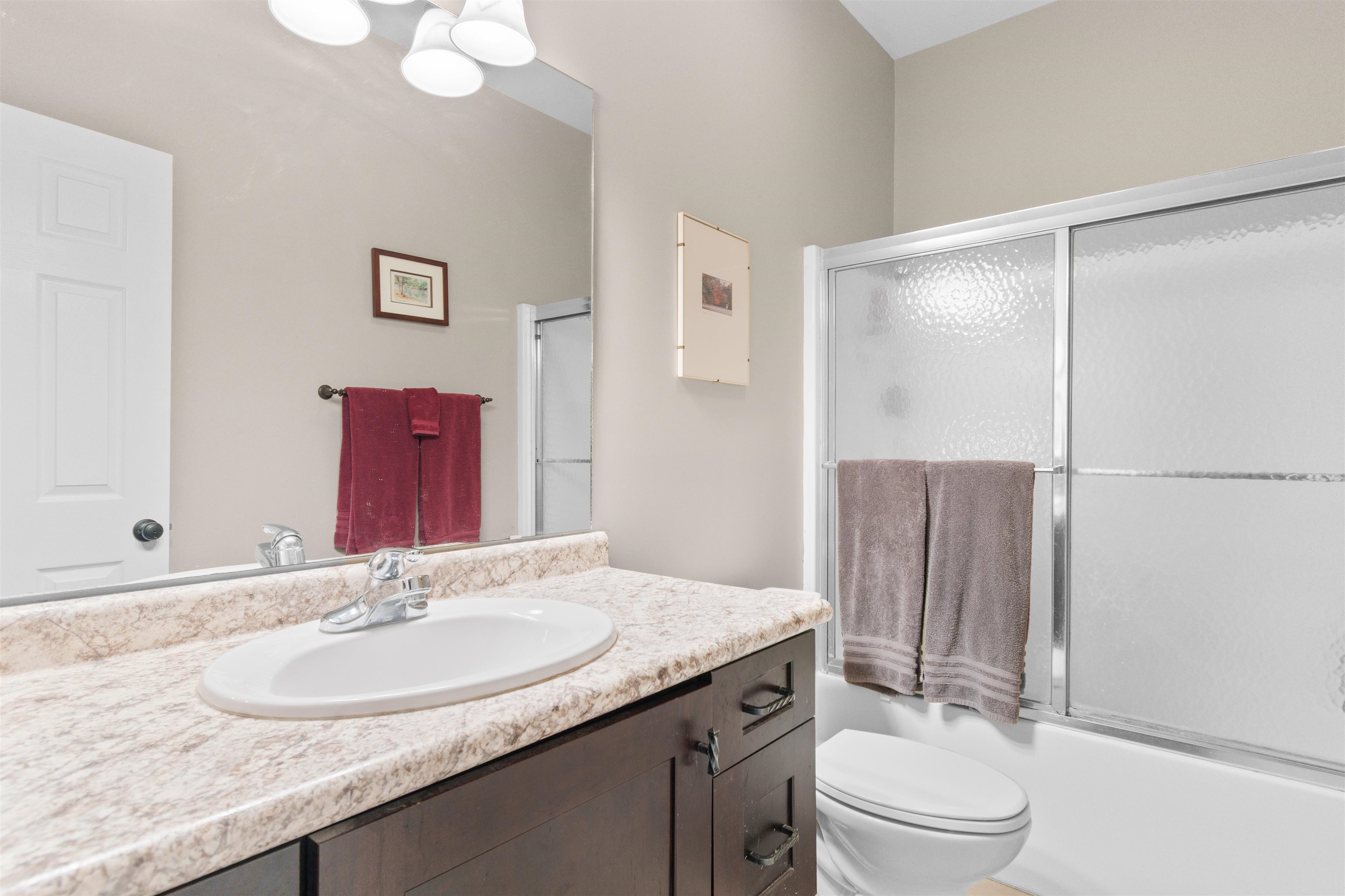 1884 Clarence Dr. Property Photo 22