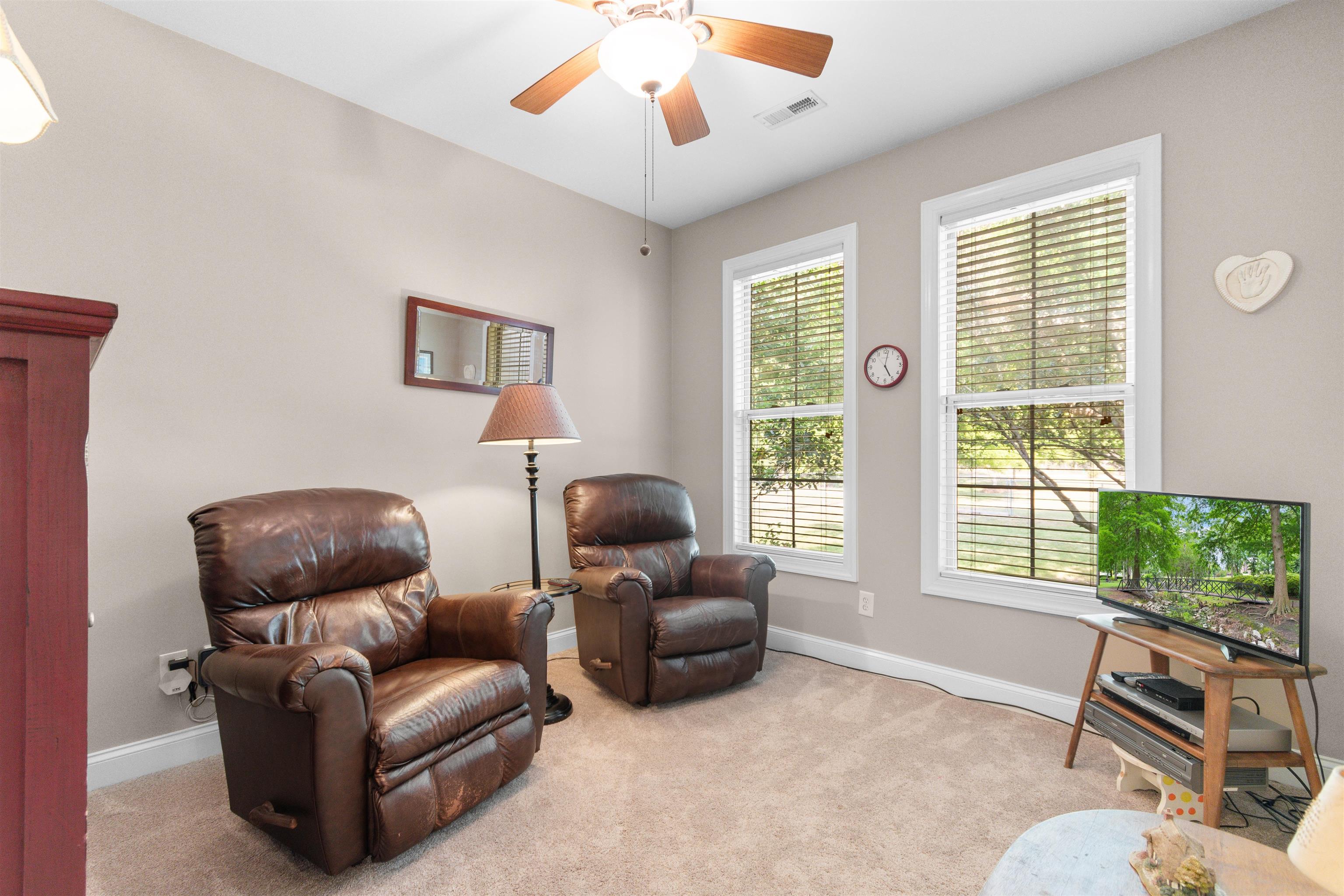 1884 Clarence Dr. Property Photo 23