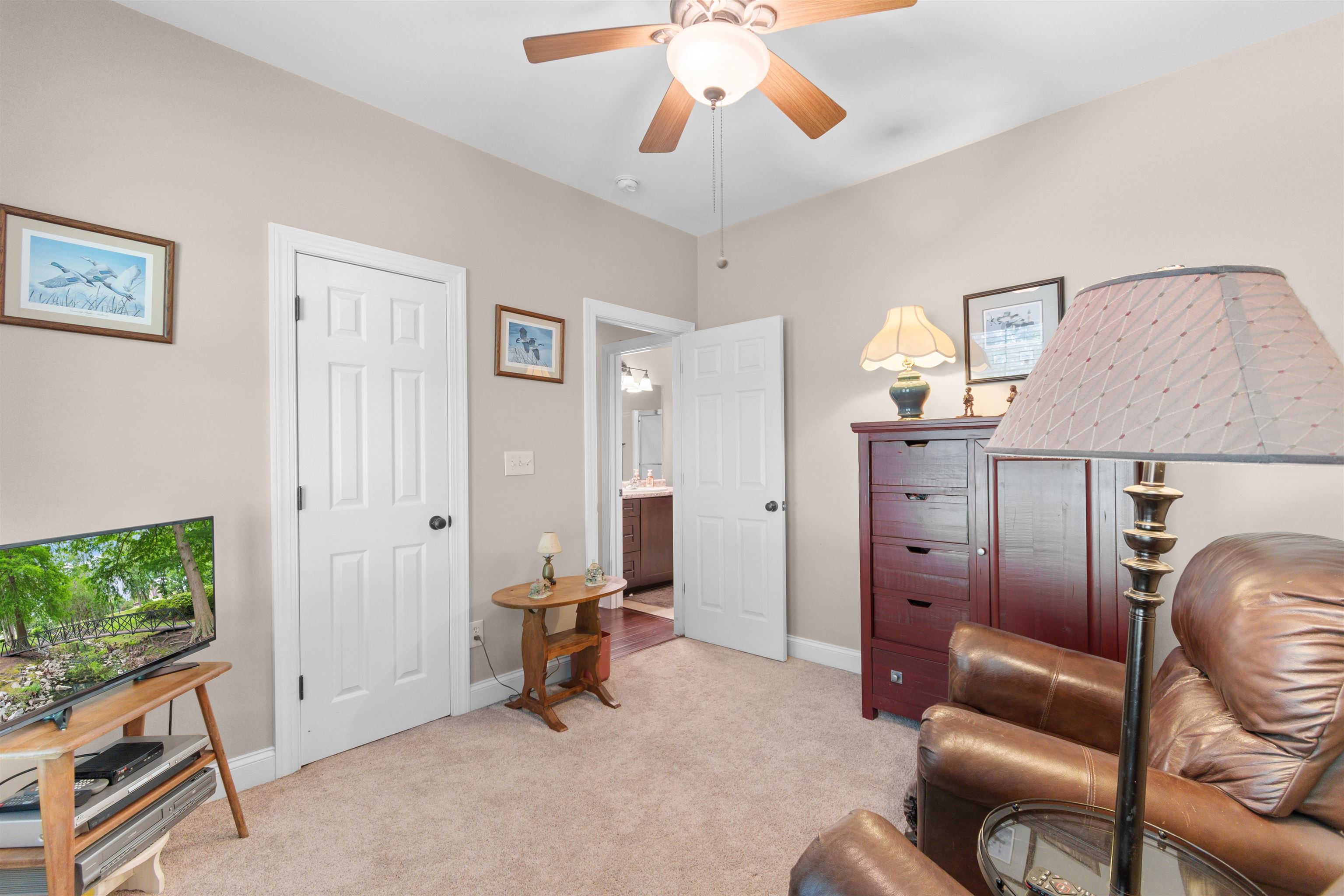 1884 Clarence Dr. Property Photo 24