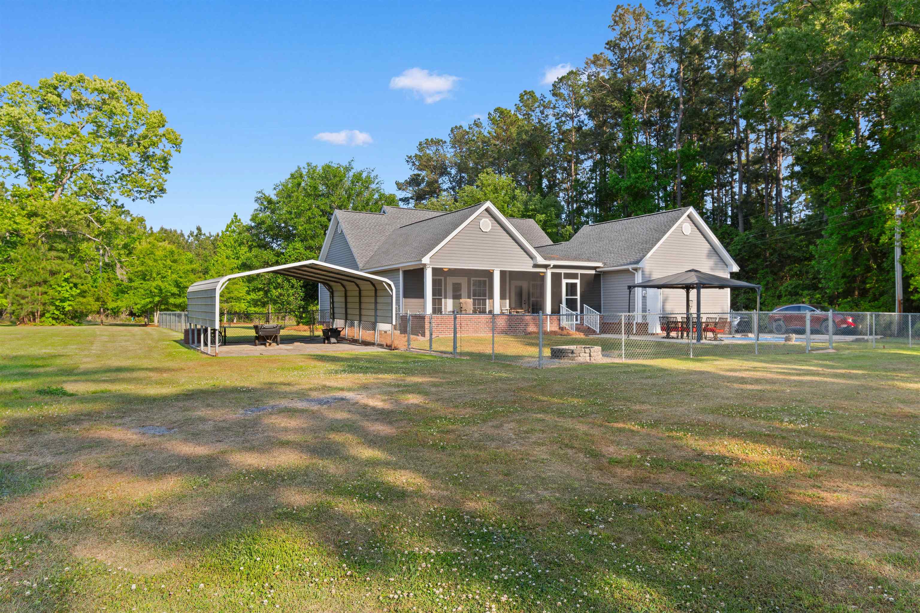 1884 Clarence Dr. Property Photo 30