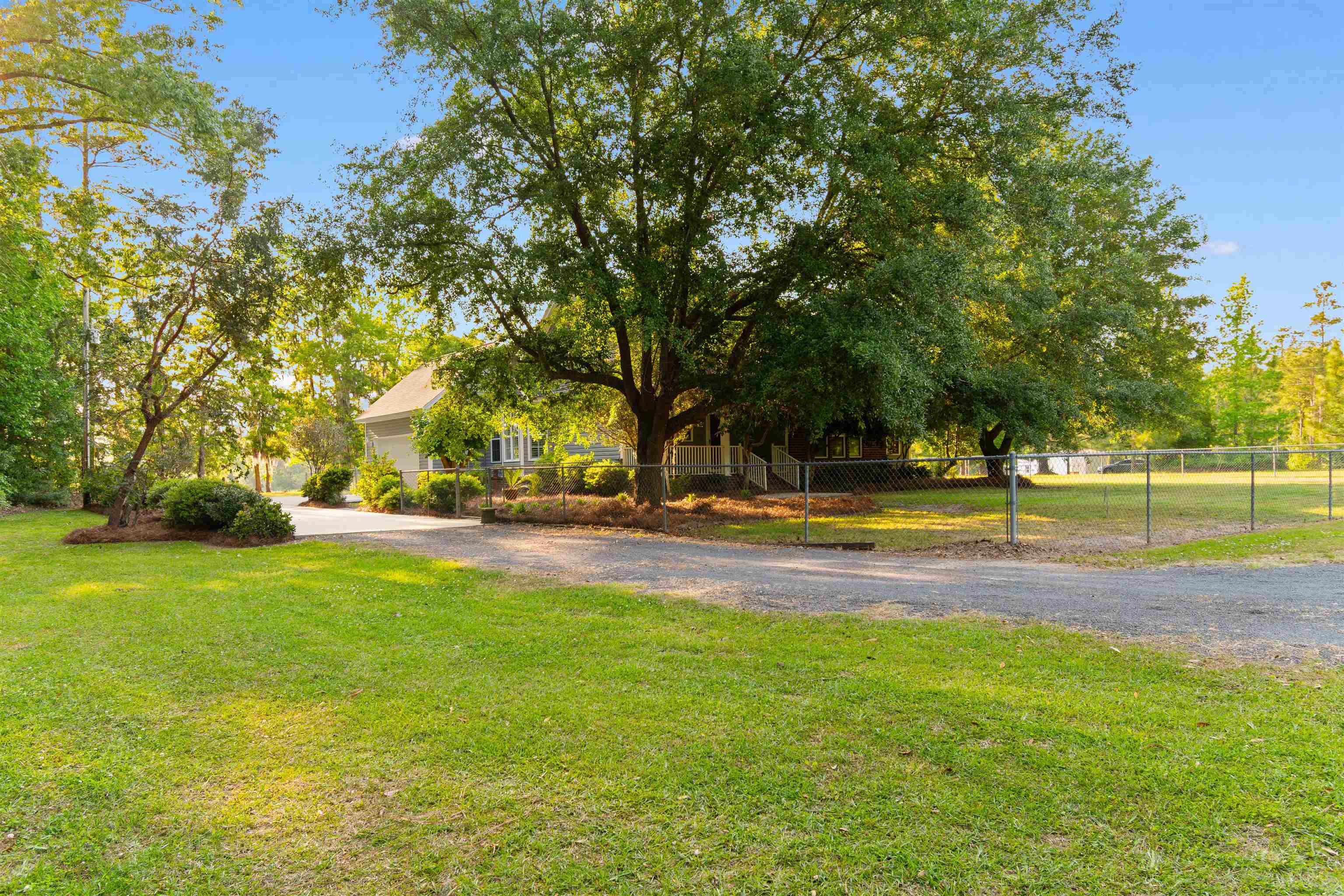 1884 Clarence Dr. Property Photo 47