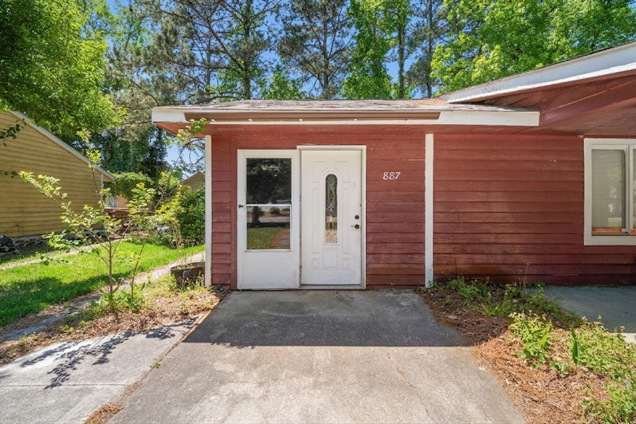 887 Pinner Pl. Property Photo 2