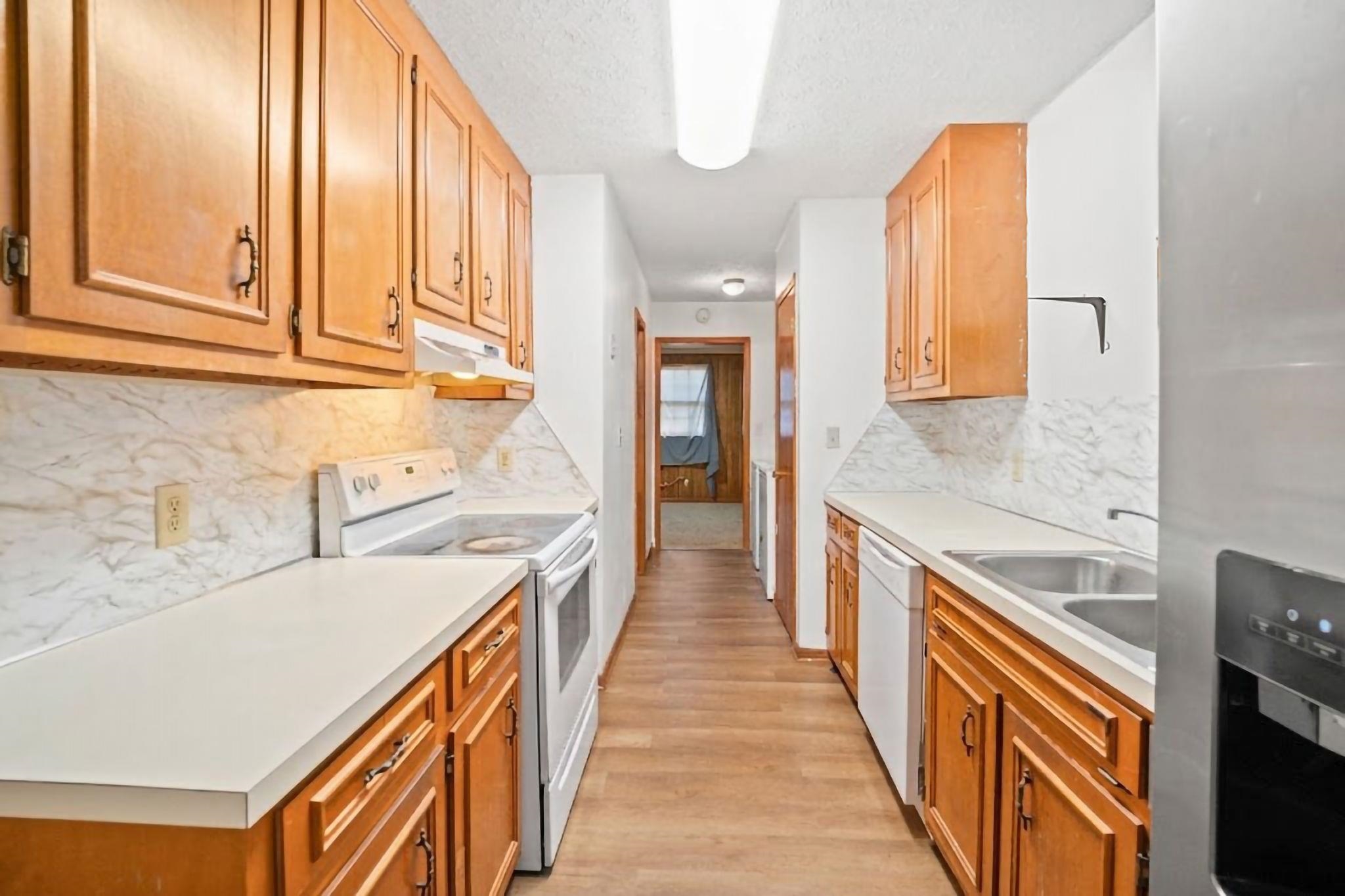 887 Pinner Pl. Property Photo 6
