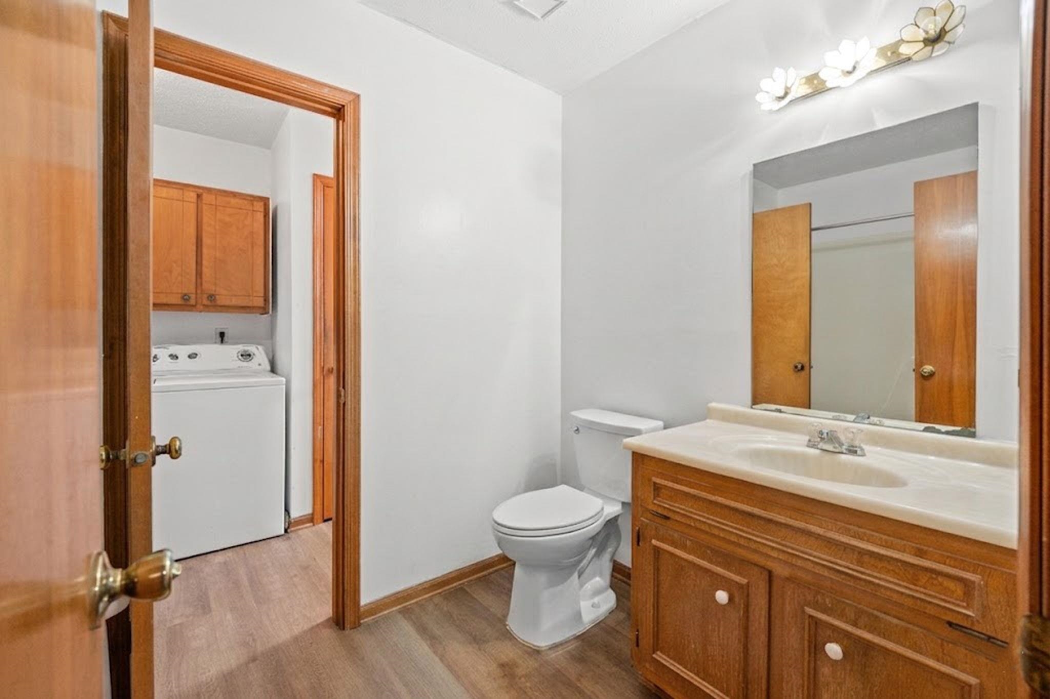 887 Pinner Pl. Property Photo 10