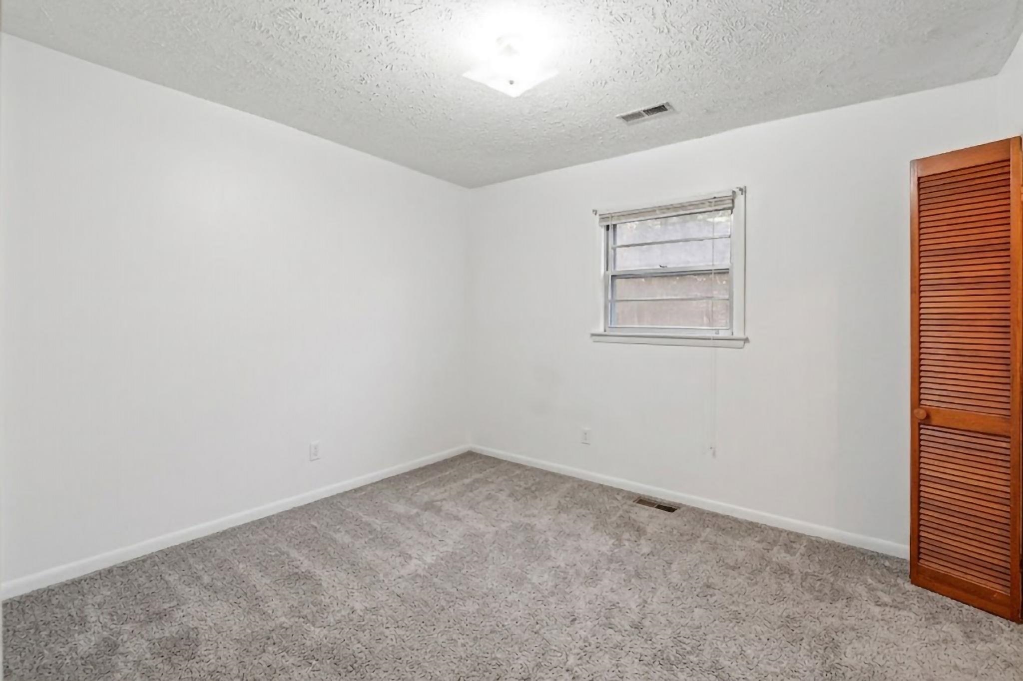 887 Pinner Pl. Property Photo 22