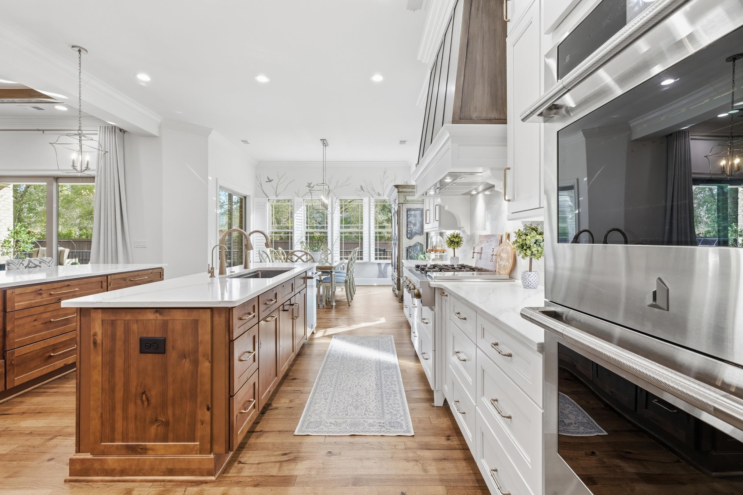 404 Club Dr. Property Photo 12
