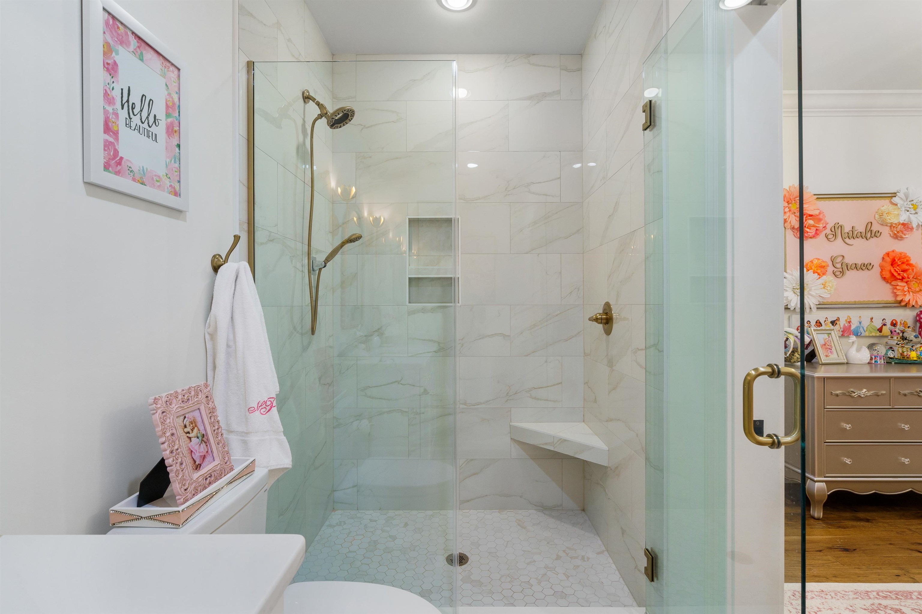 404 Club Dr. Property Photo 38