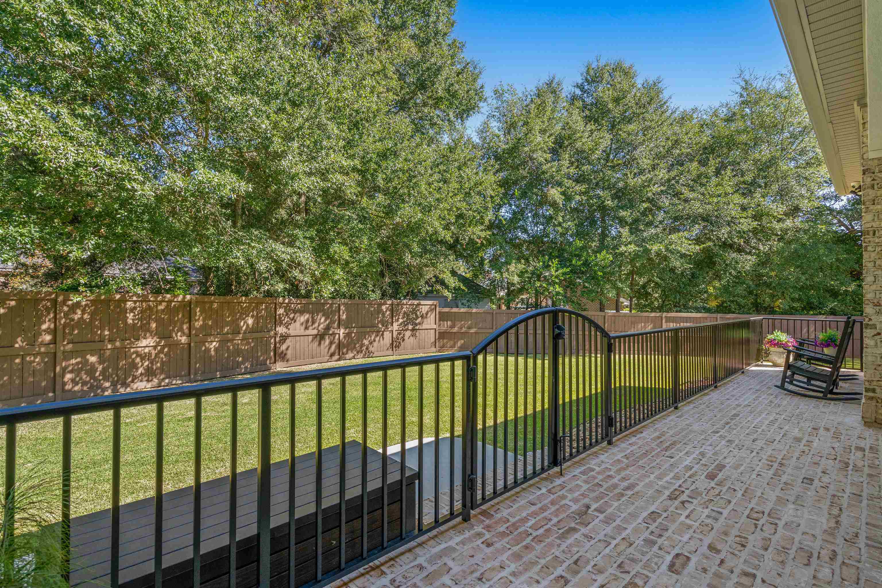 404 Club Dr. Property Photo 55