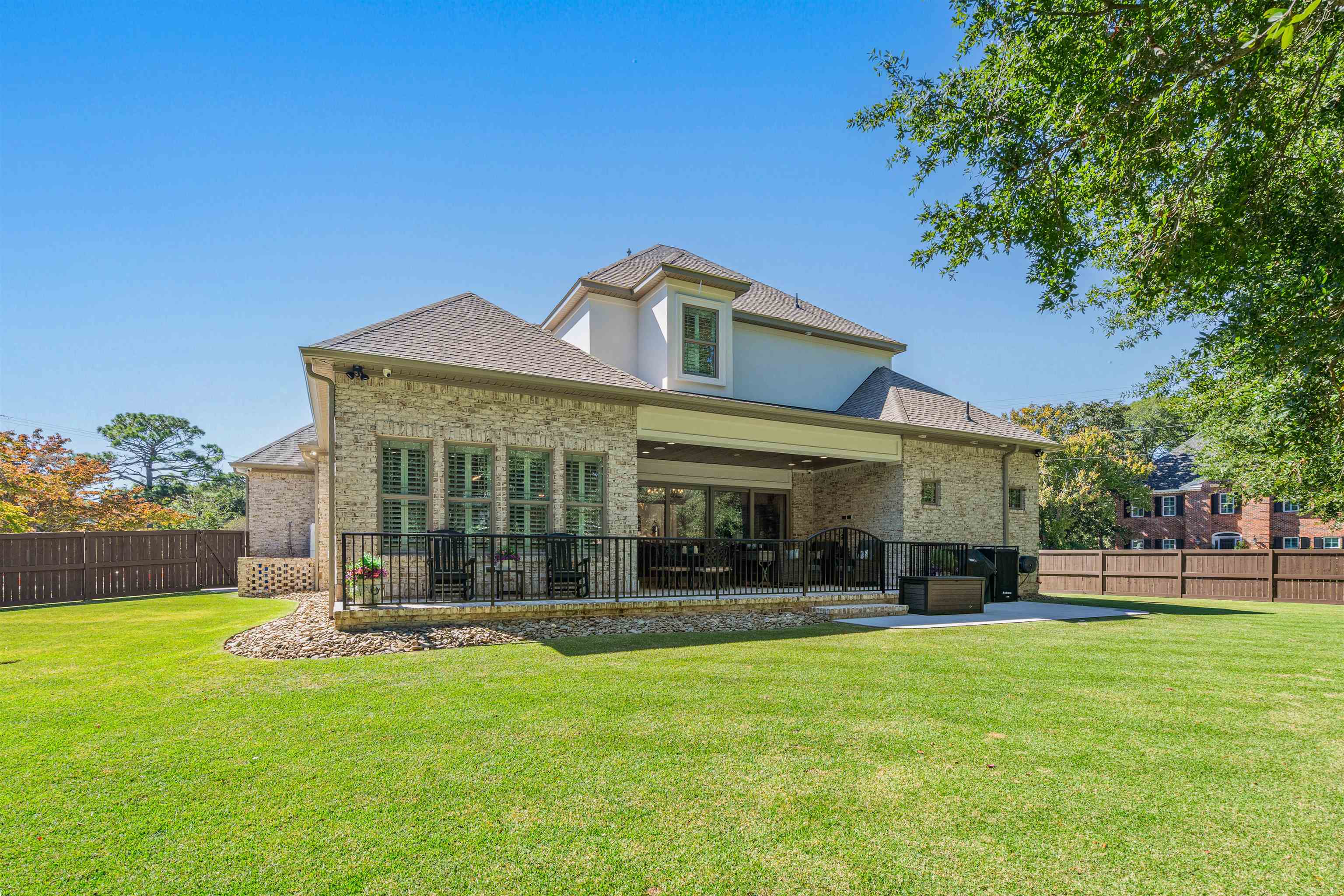 404 Club Dr. Property Photo 56