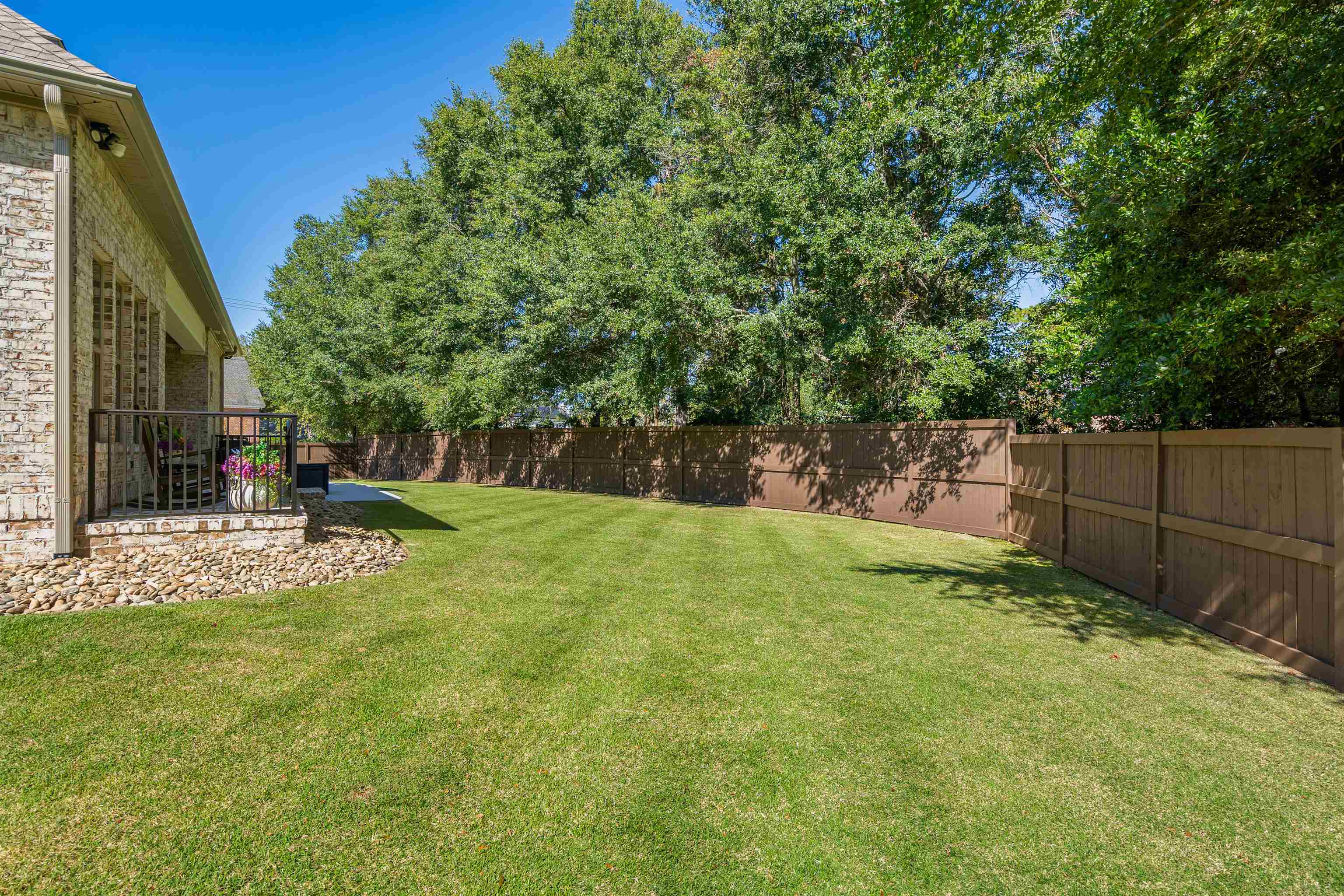 404 Club Dr. Property Photo 57