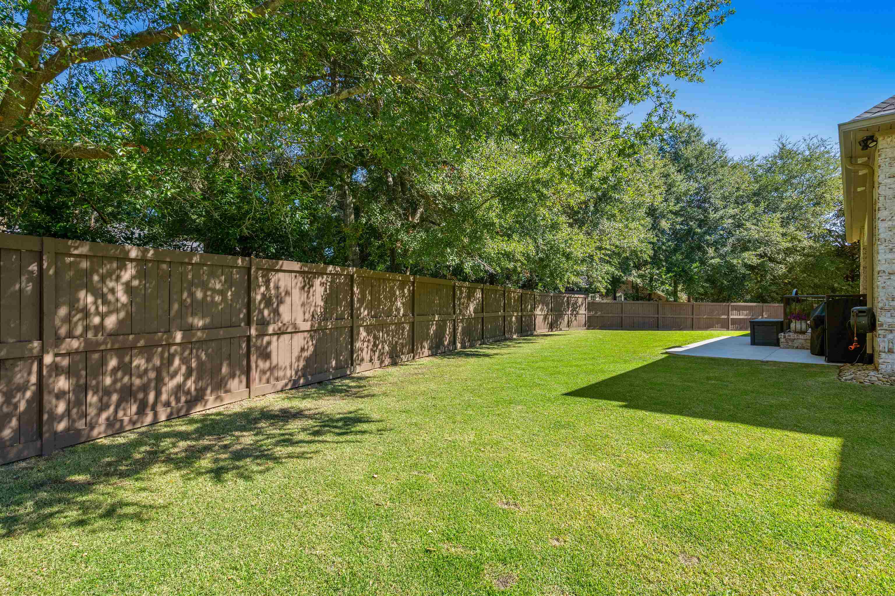 404 Club Dr. Property Photo 58