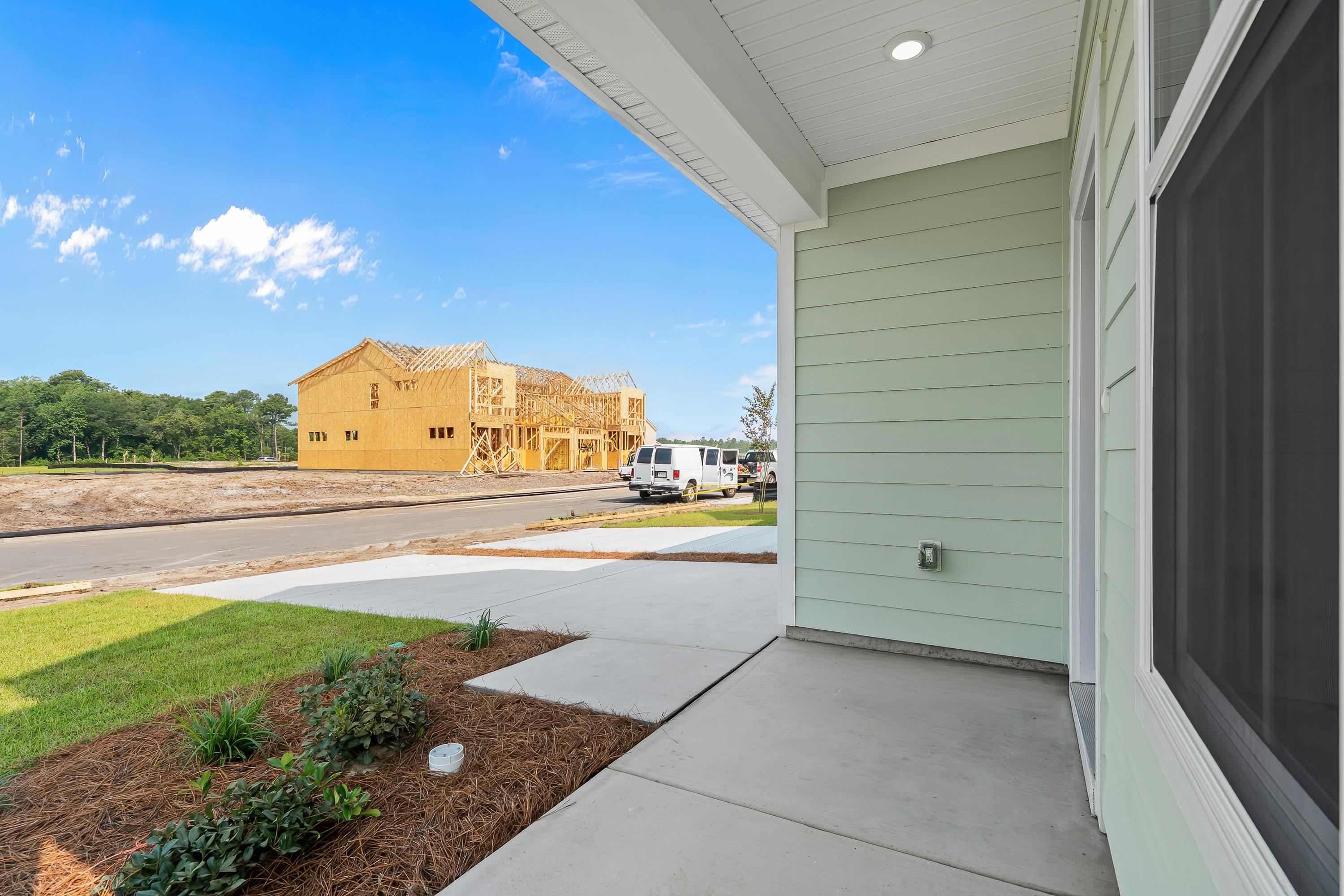 2716 Summer Breeze Ln Property Photo 3