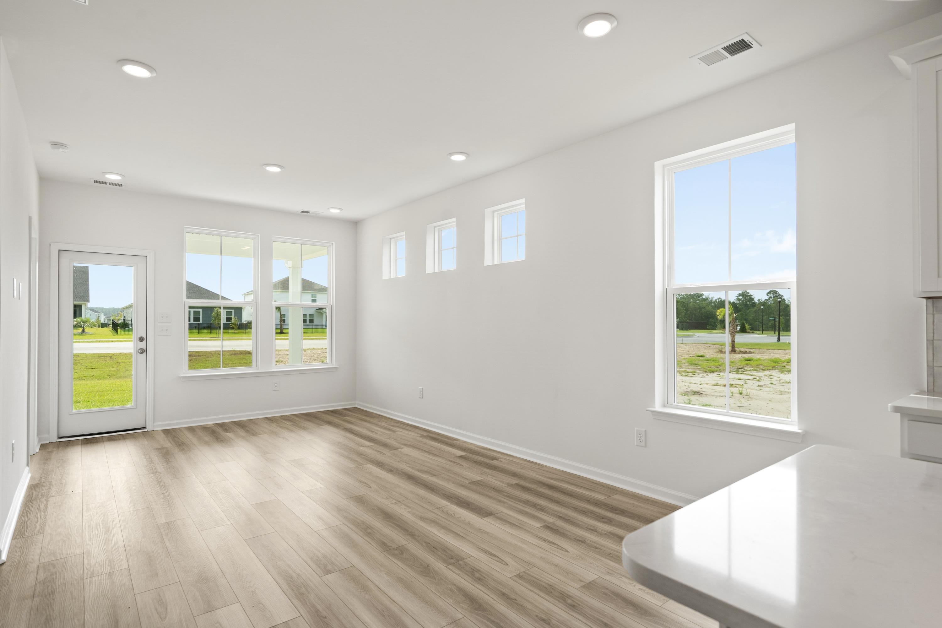 2716 Summer Breeze Ln Property Photo 7