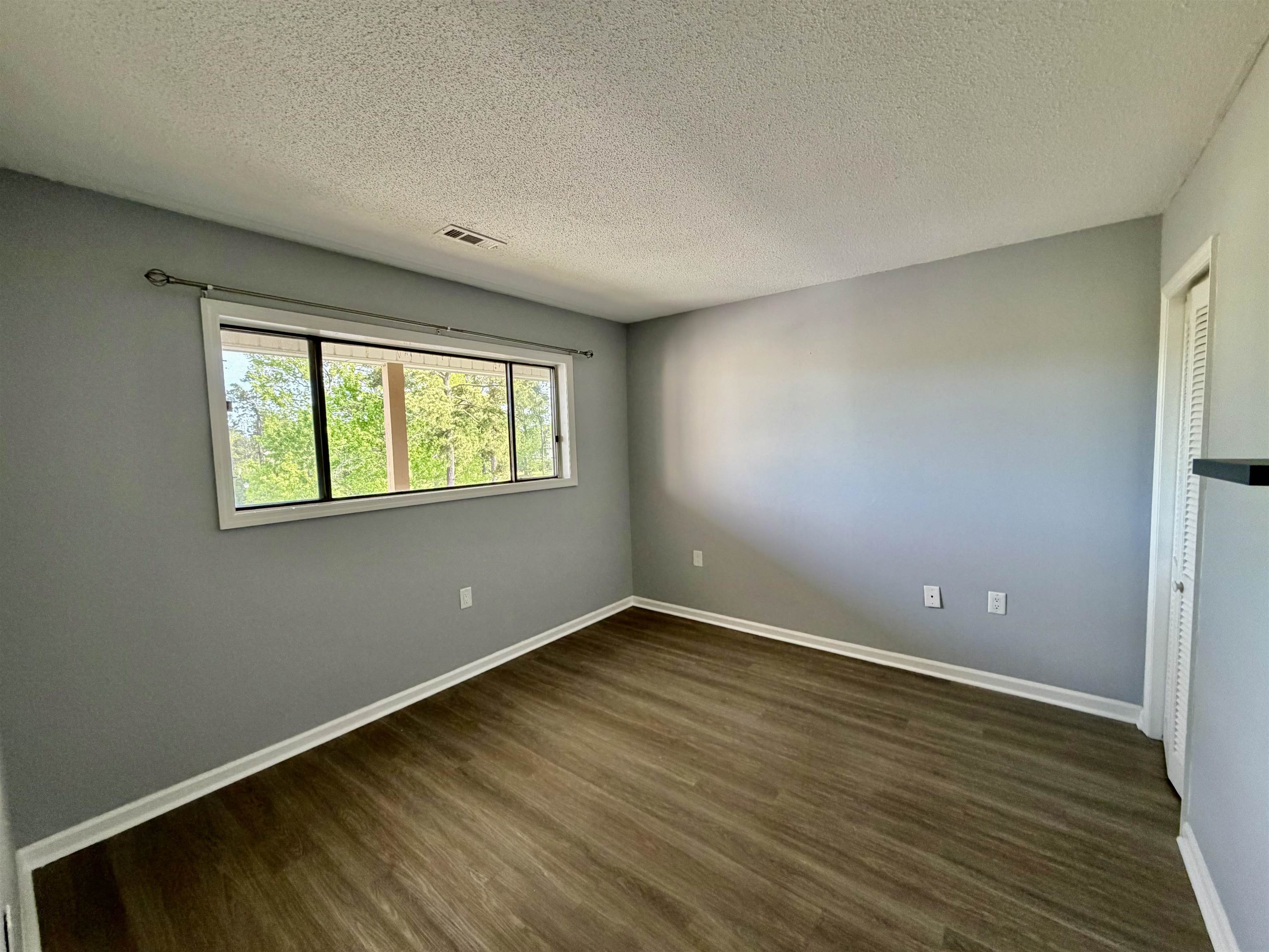 1025 Plantation Dr. Property Photo 15