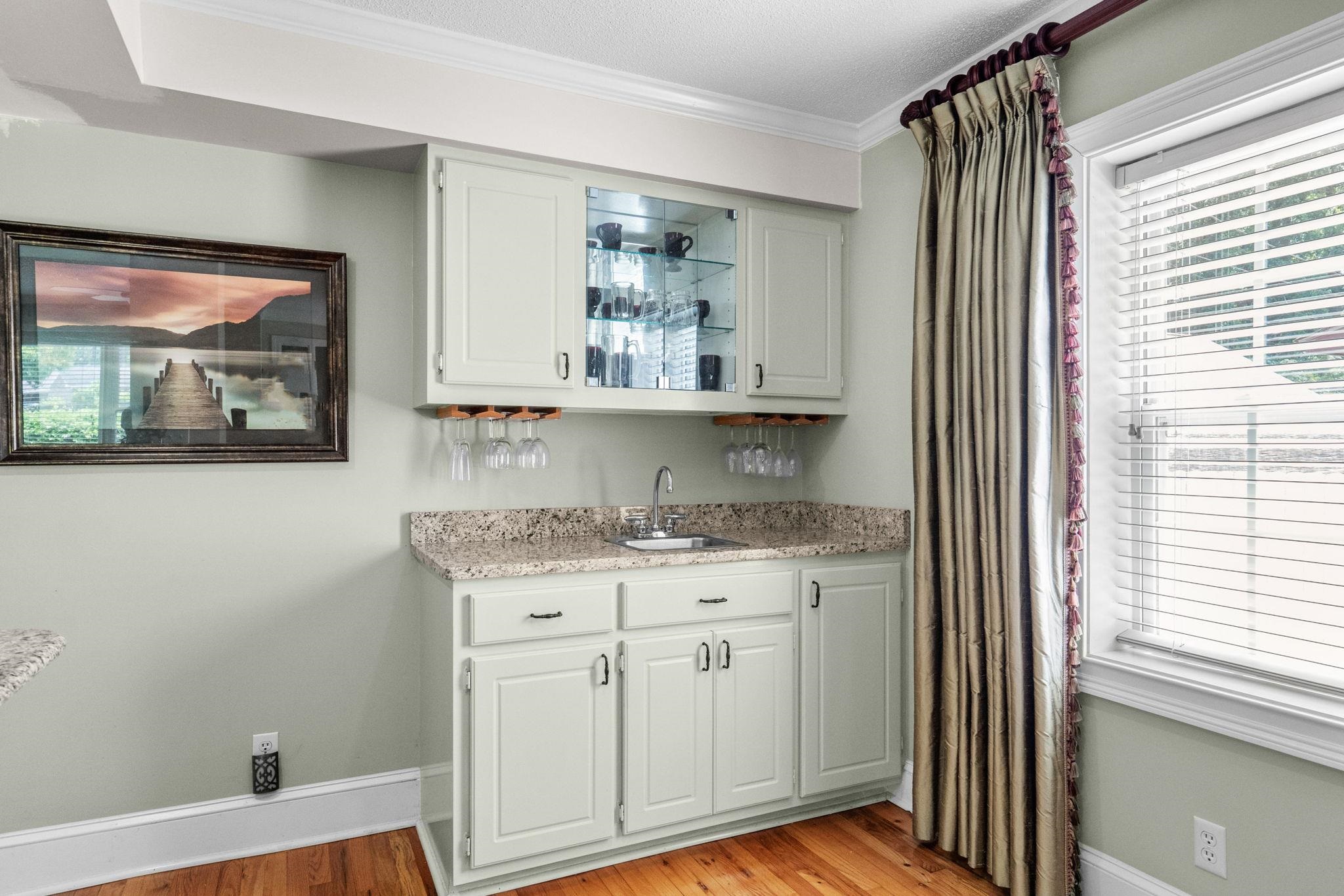379 Bragdon Ave. Property Photo 7