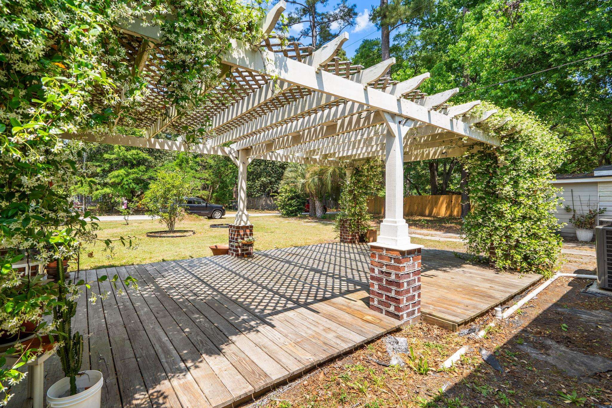379 Bragdon Ave. Property Photo 30
