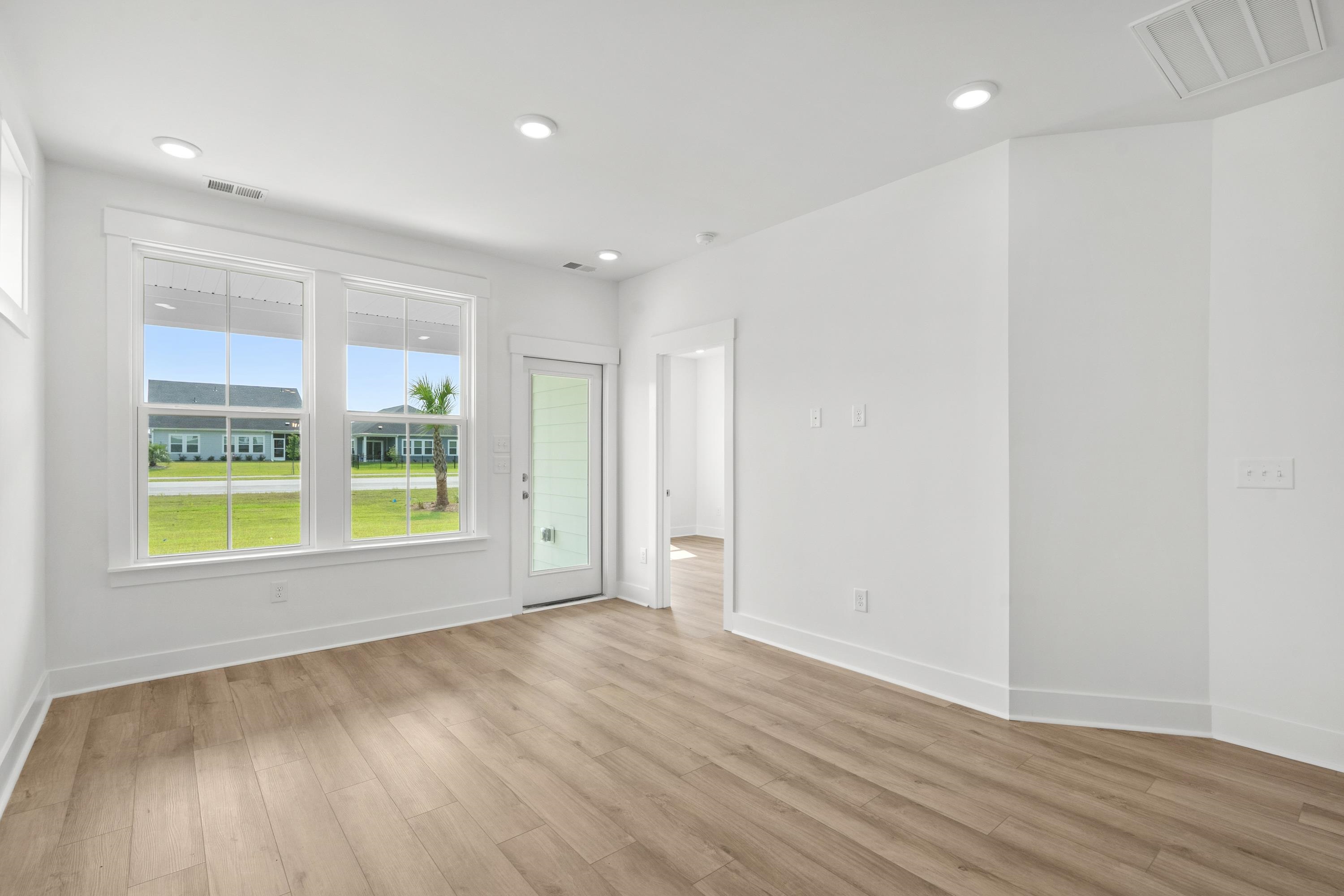 2720 Summer Breeze Ln Property Photo 8