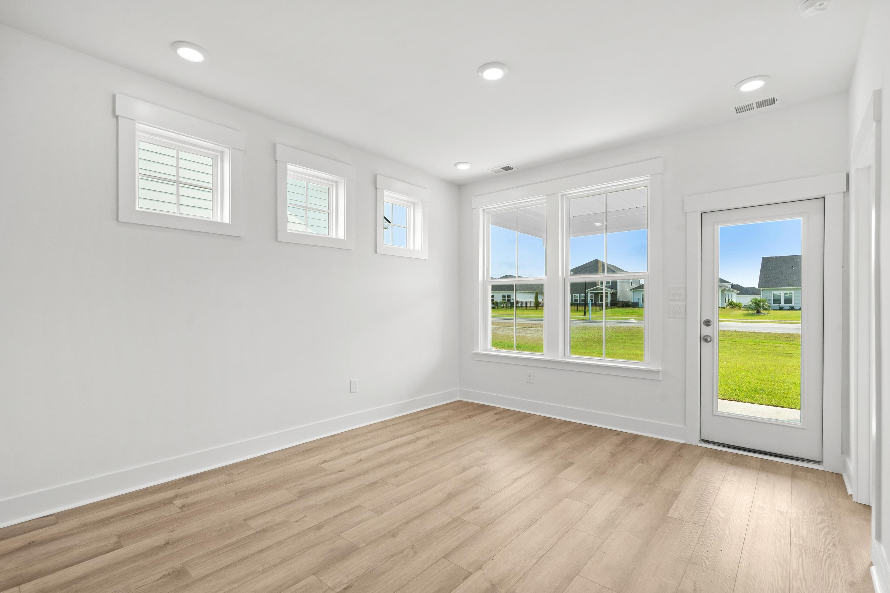 2720 Summer Breeze Ln Property Photo 9
