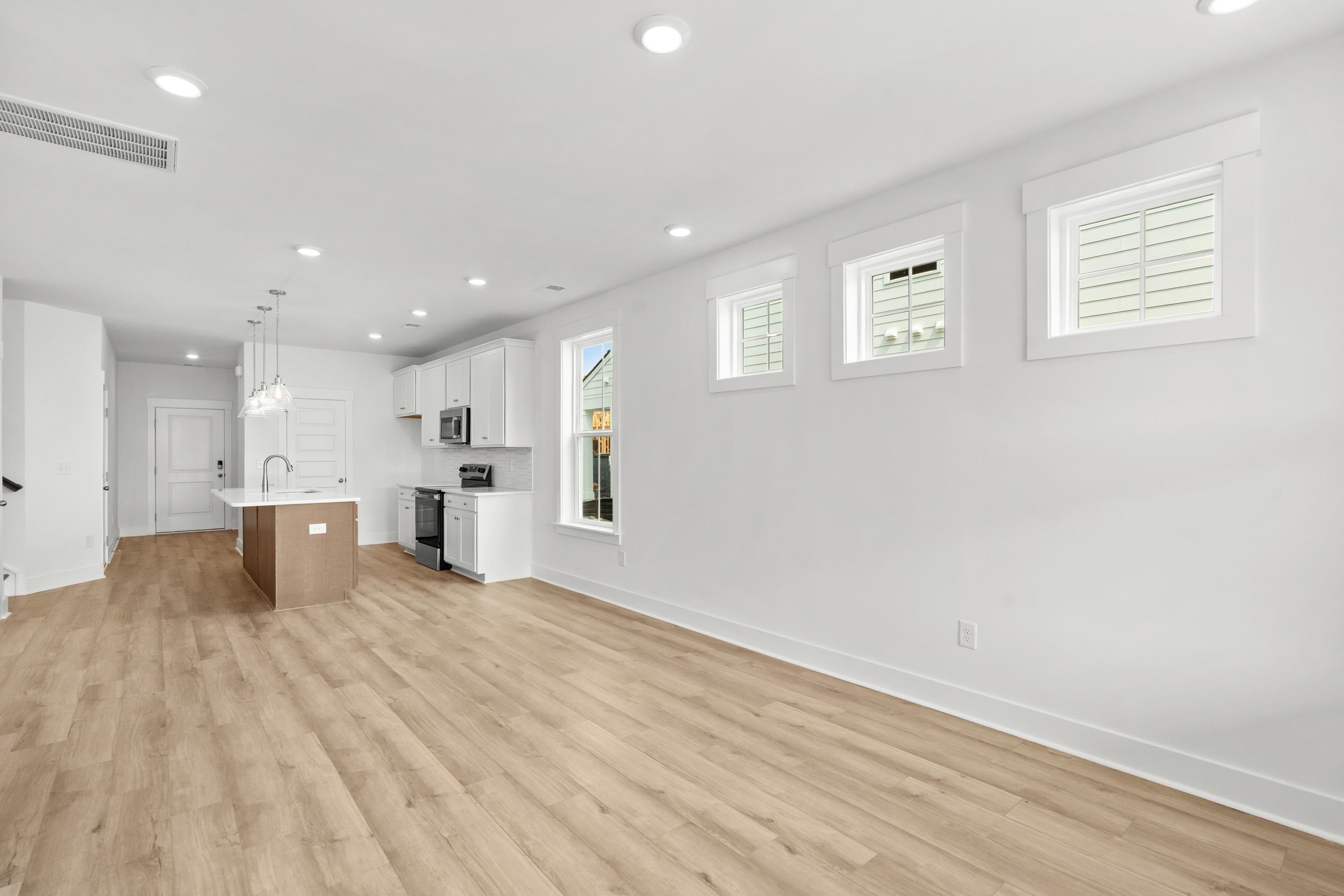 2720 Summer Breeze Ln Property Photo 10