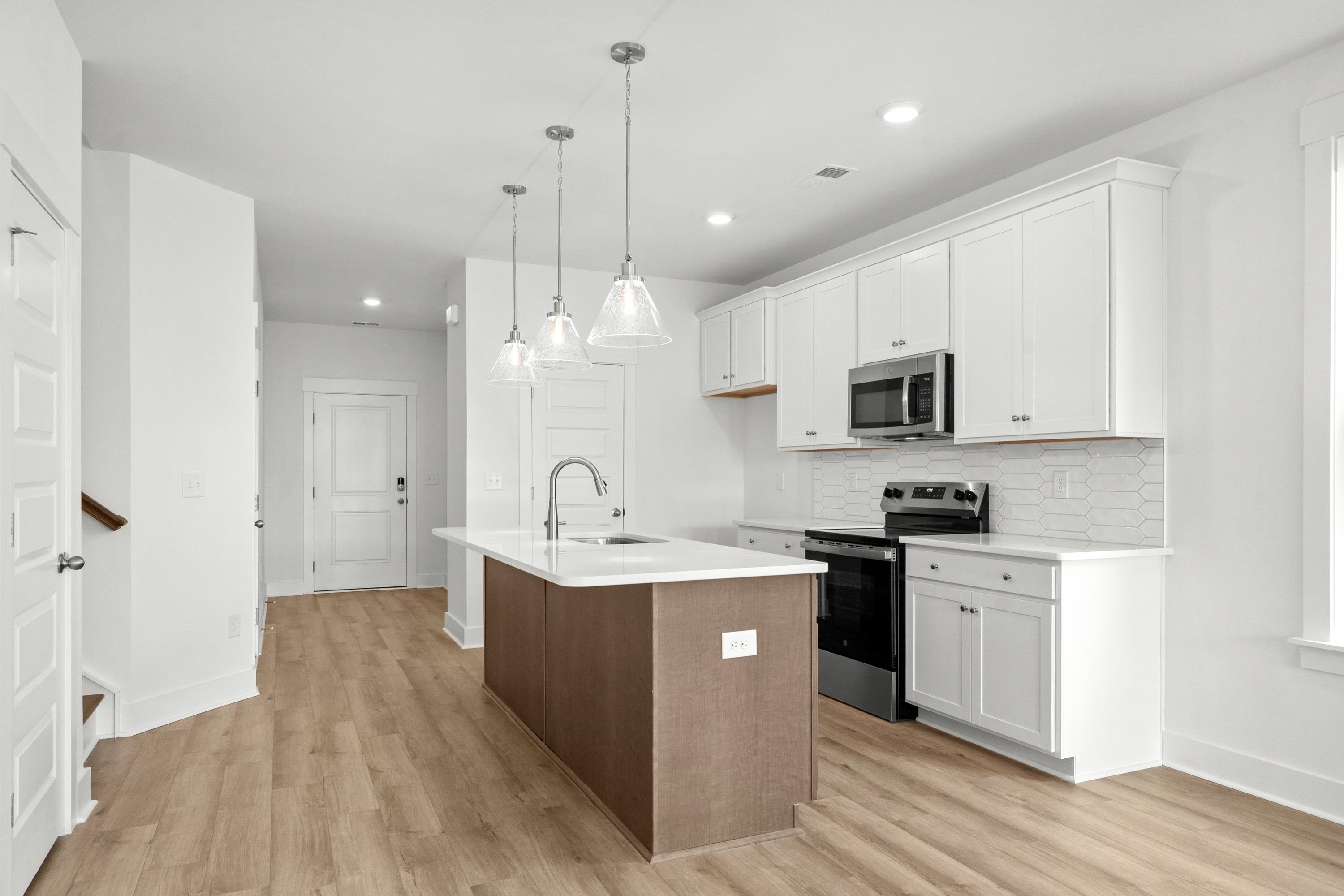 2720 Summer Breeze Ln Property Photo 13