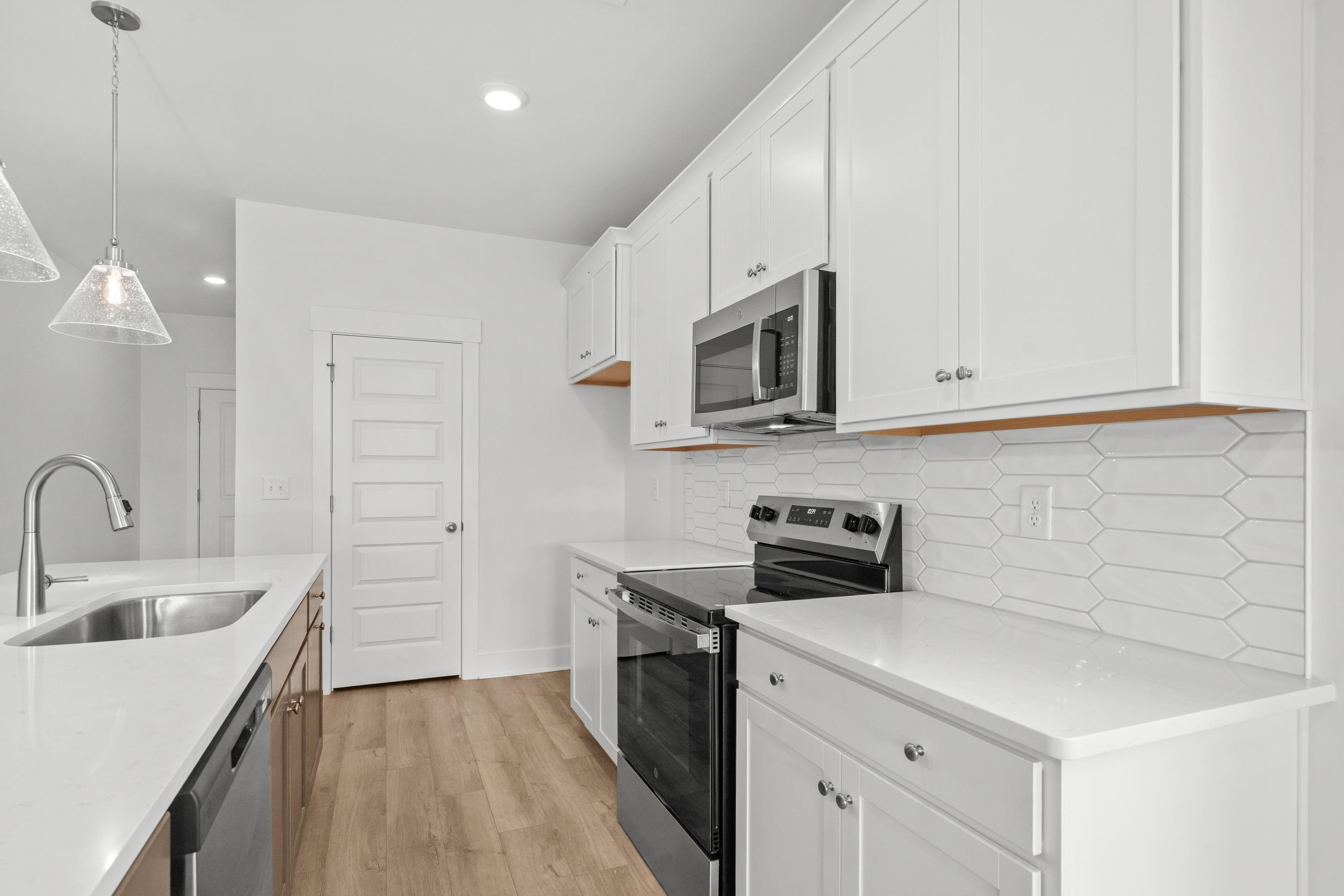 2720 Summer Breeze Ln Property Photo 16