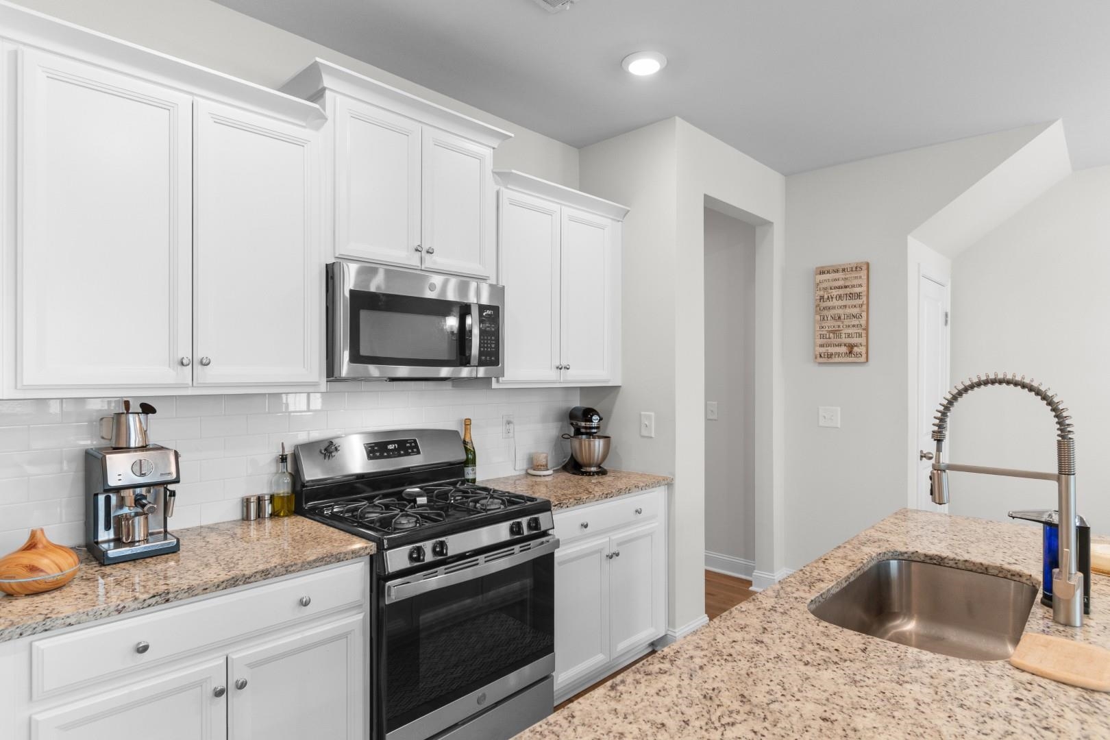 2475 Blue Crane Circle Property Photo 4