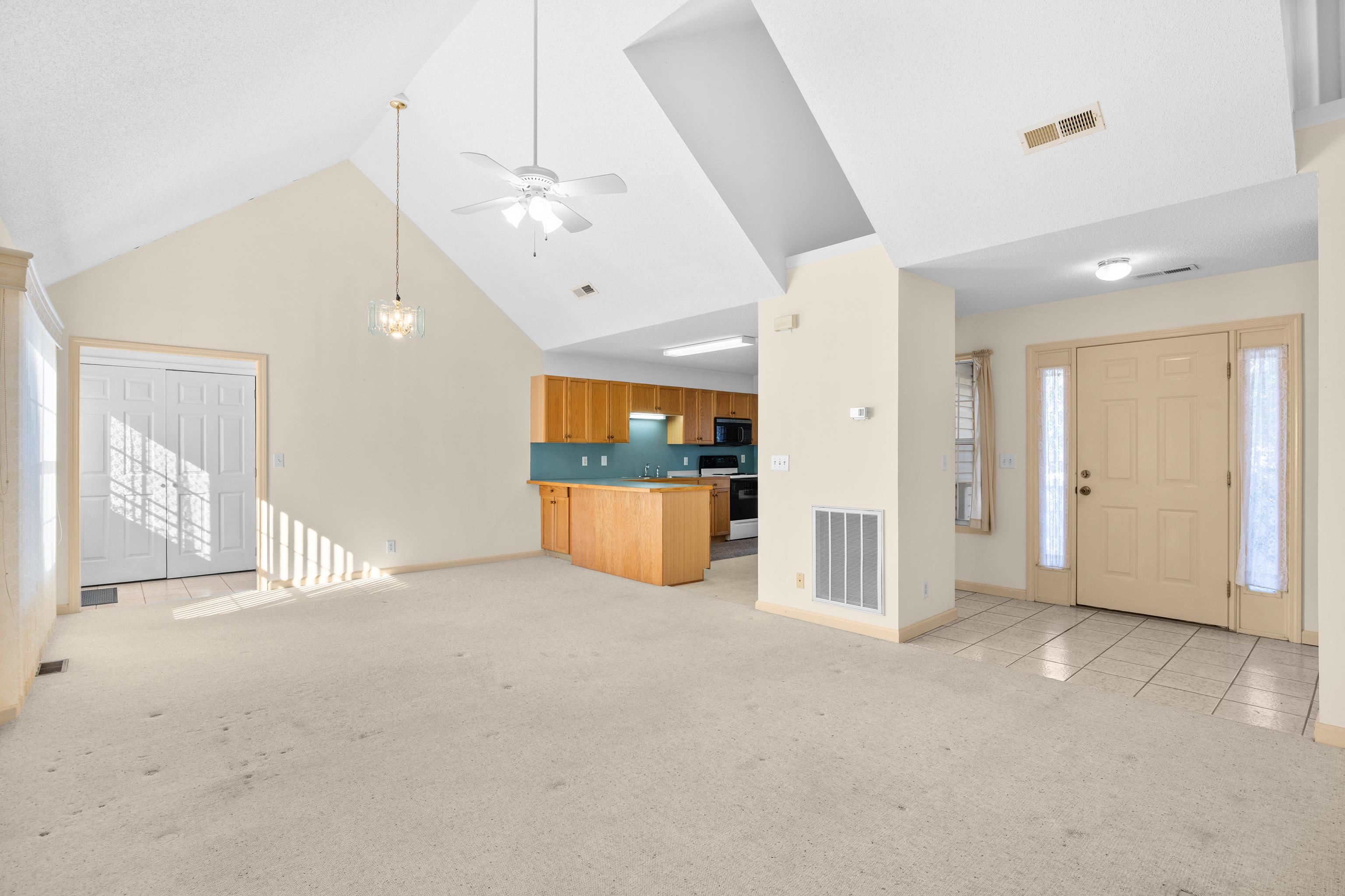 246 Russell Dr. Property Photo 4