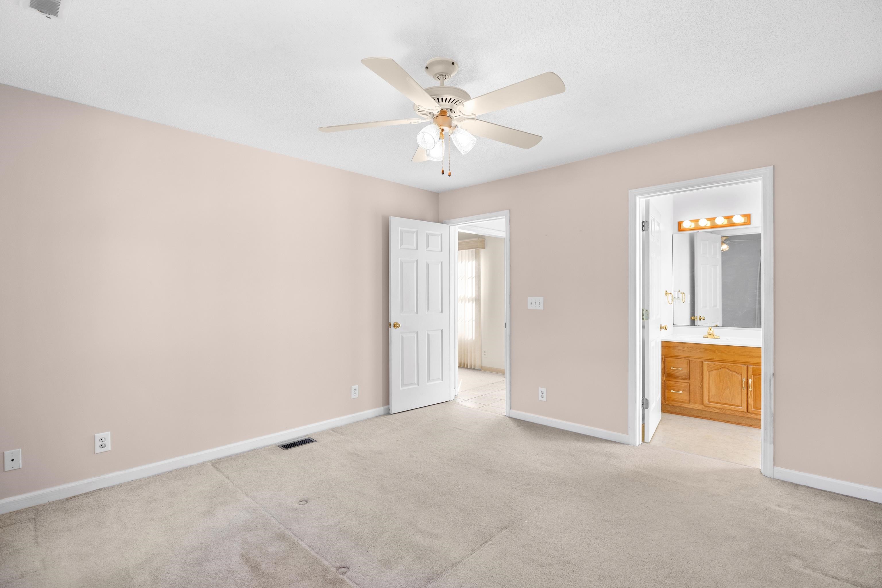 246 Russell Dr. Property Photo 9