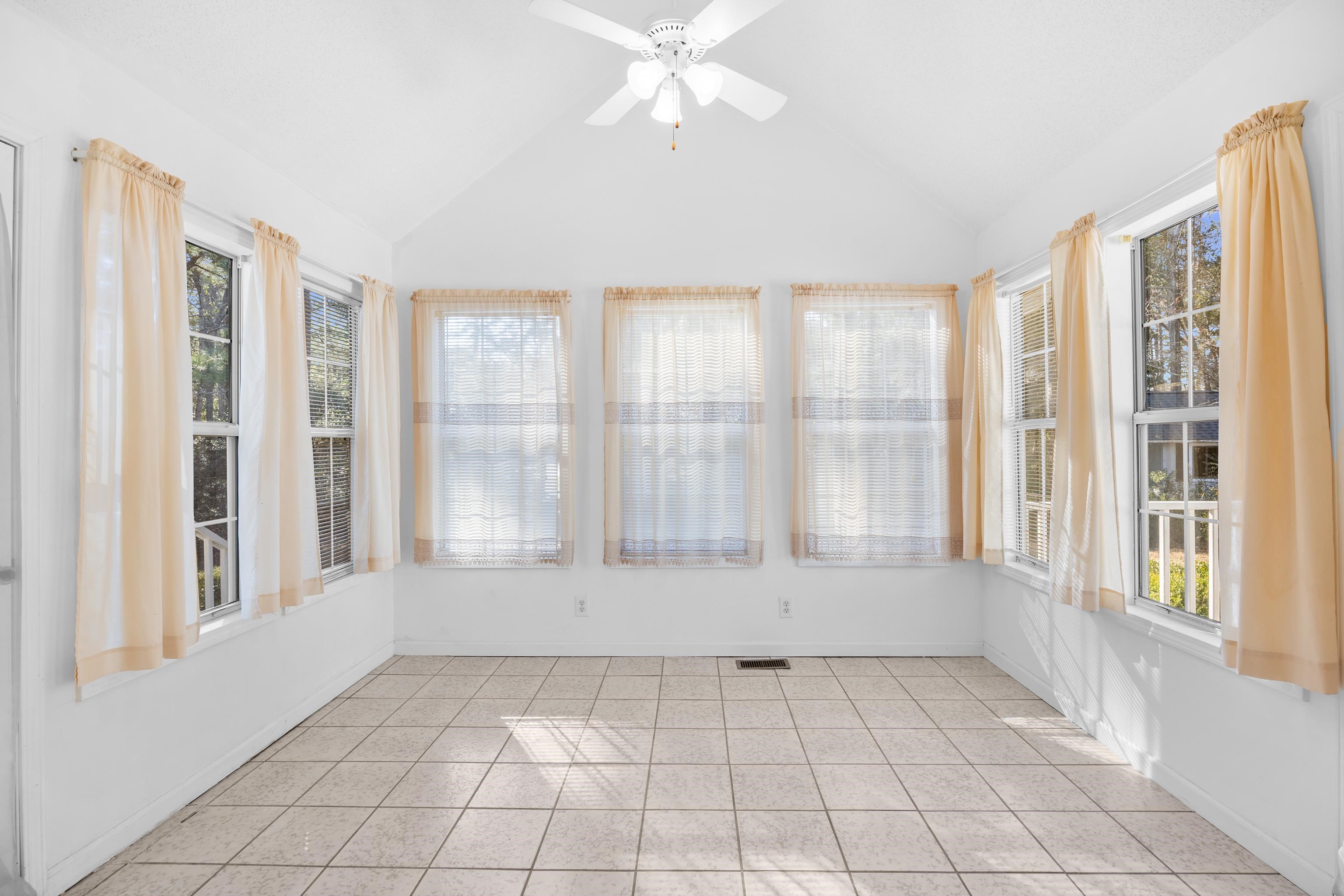 246 Russell Dr. Property Photo 16