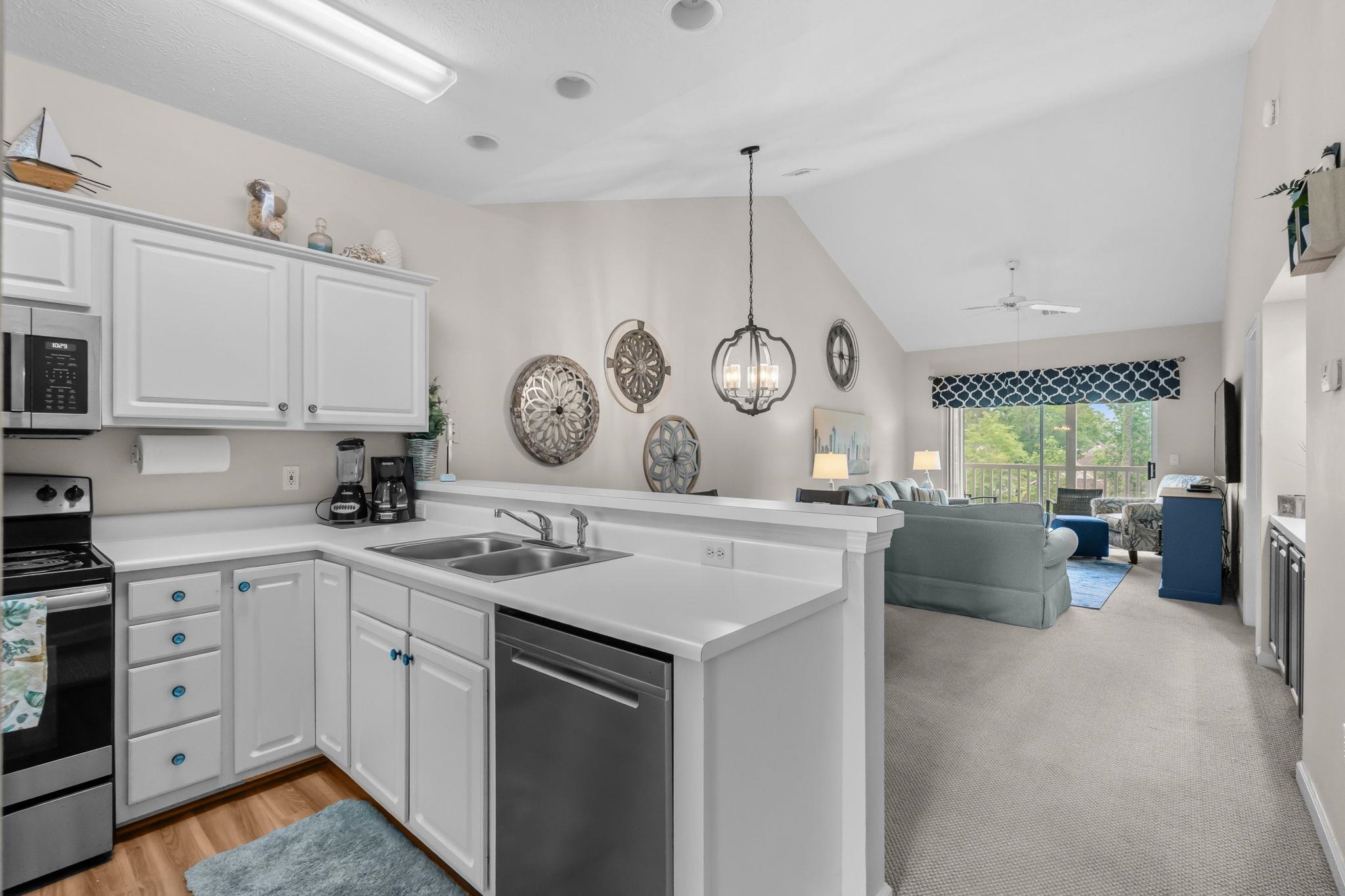 616 River Oaks Dr. Property Photo 15