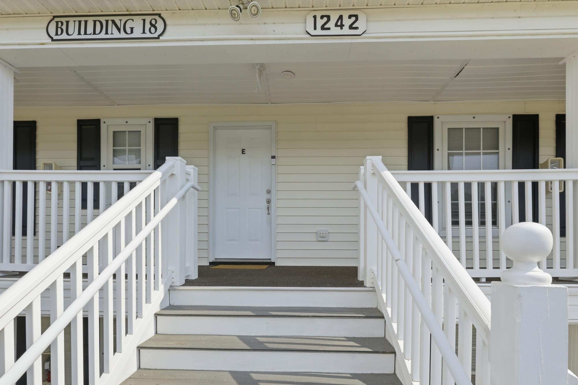 1242 River Oaks Dr. Property Photo 4